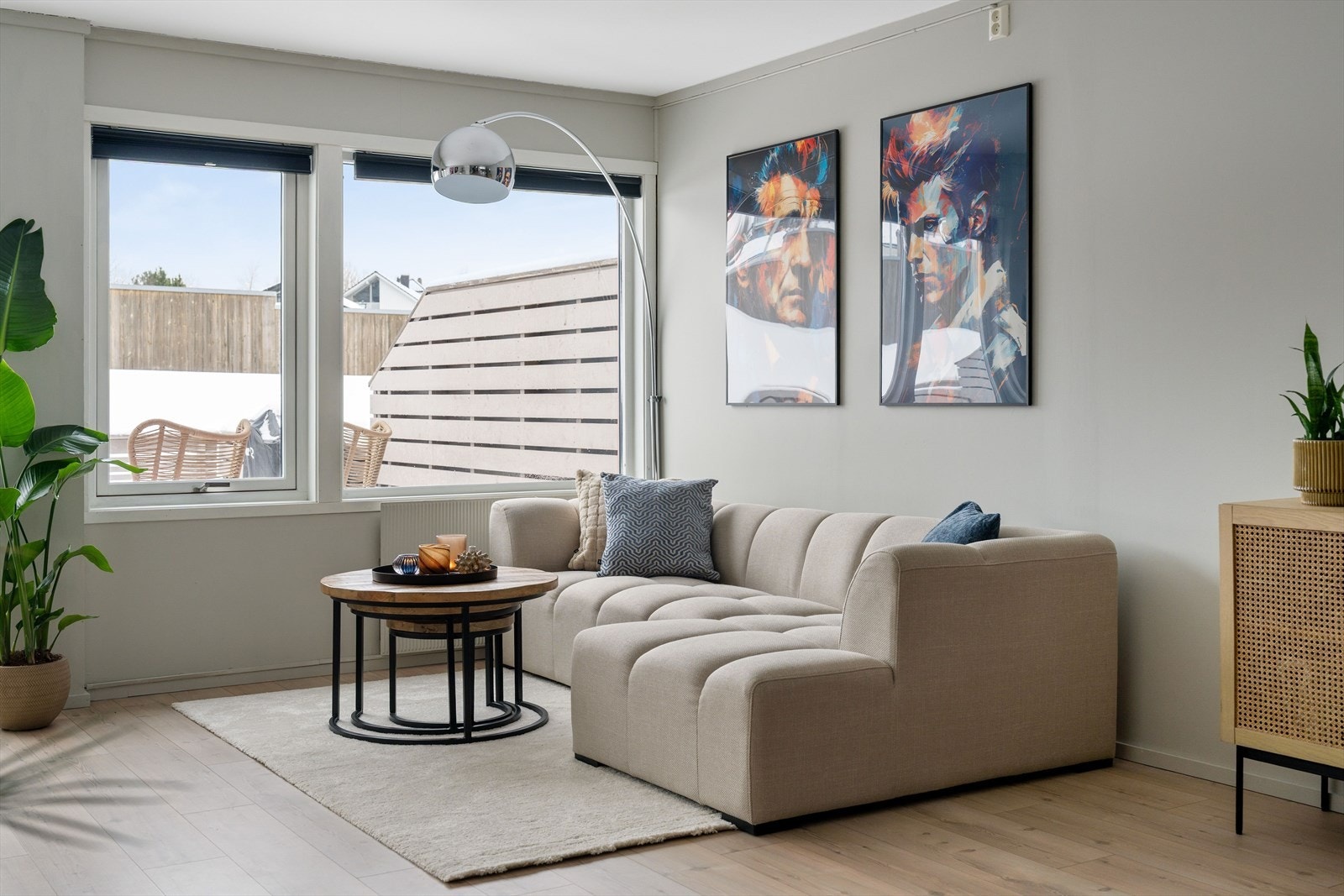 Inkludert i felleskostnadene er blant annet tv/internett, garasjeleie, oppvarming, forbruk av varmtvann, vaktmestertjenester m.m. Galleribilde