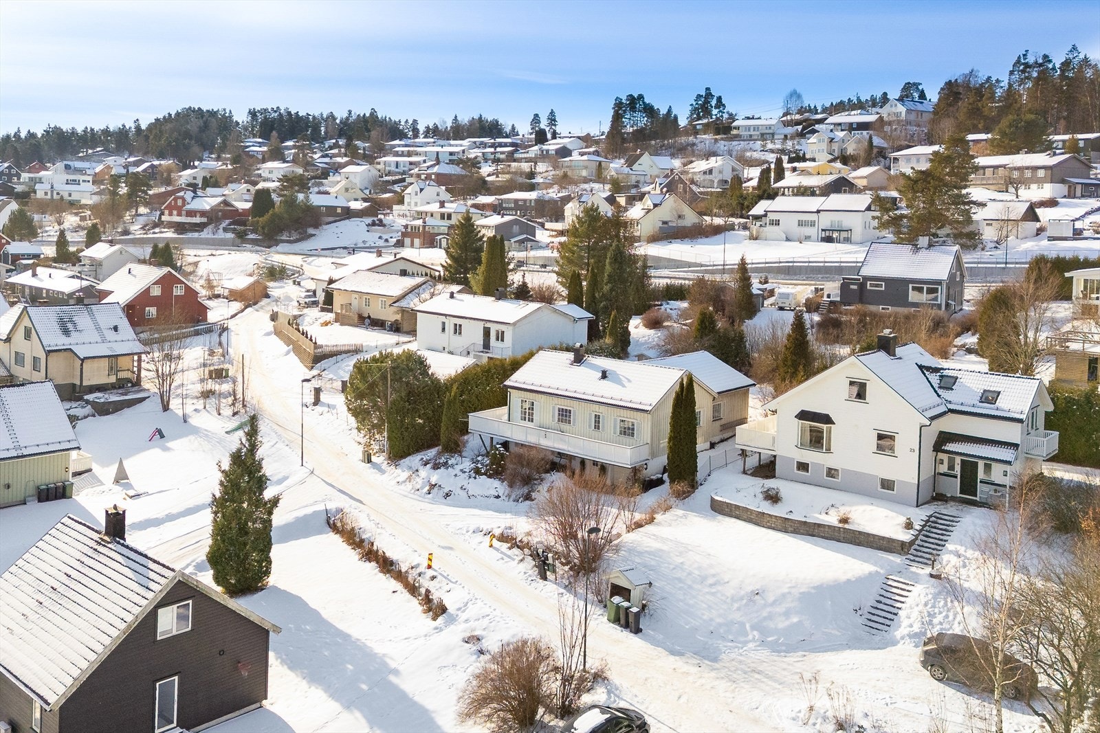 Nytt tak med renner og nedløp fra 2007, utført av fagfolk. Galleribilde