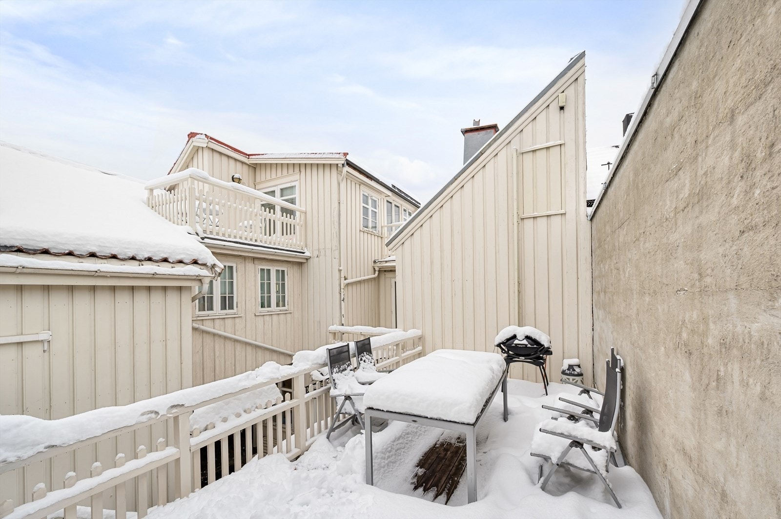 Leiligheten har tilgang til felles takterrasse sammen med øvrige beboere i sameiet. Galleribilde
