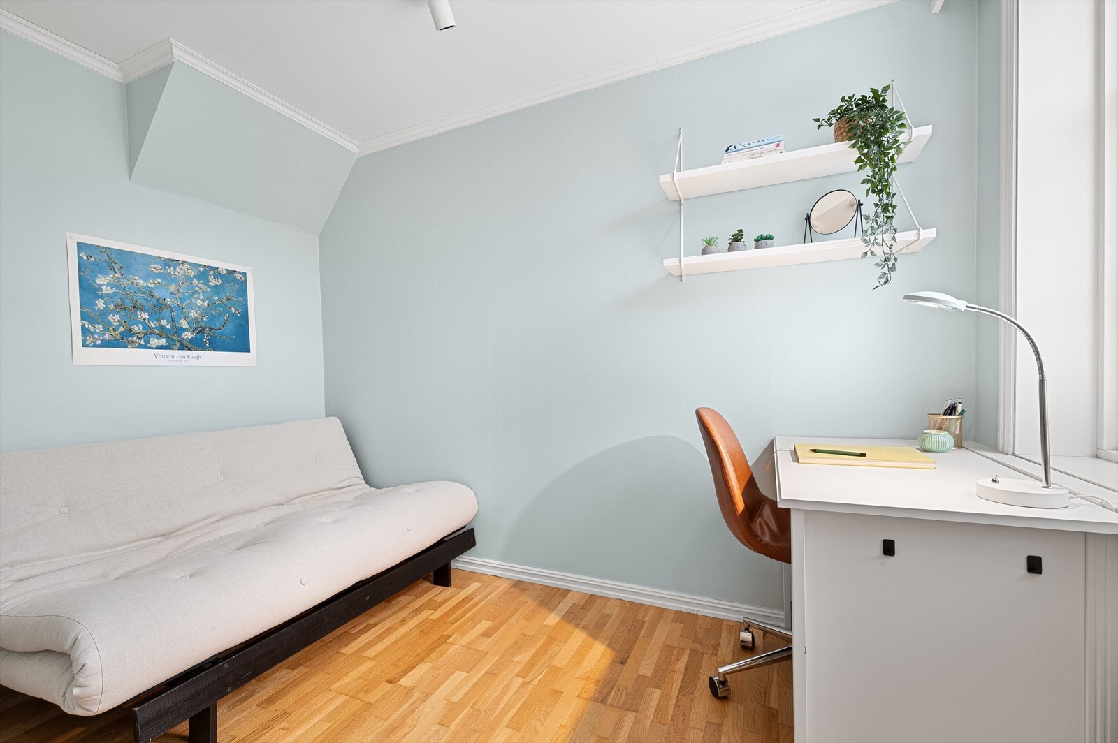 Praktisk soverom på 5,2m som i dag blir brukt til kontor. Galleribilde