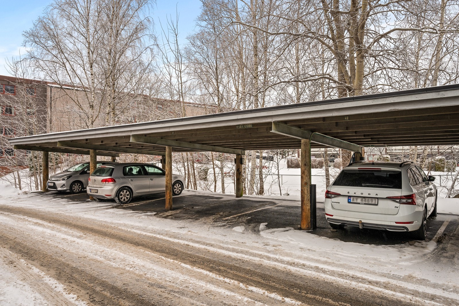 Mulighet for leie av carport og garasjeplass etter venteliste. Galleribilde