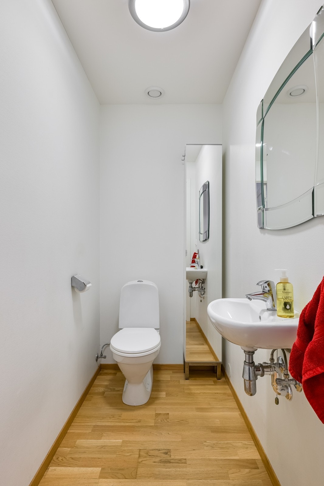 Praktisk gjestetoalett Galleribilde