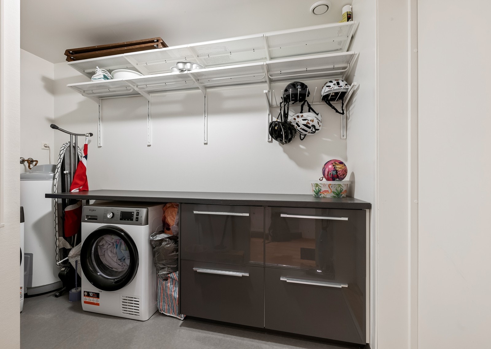 Vaskerom / bi-inngang Galleribilde