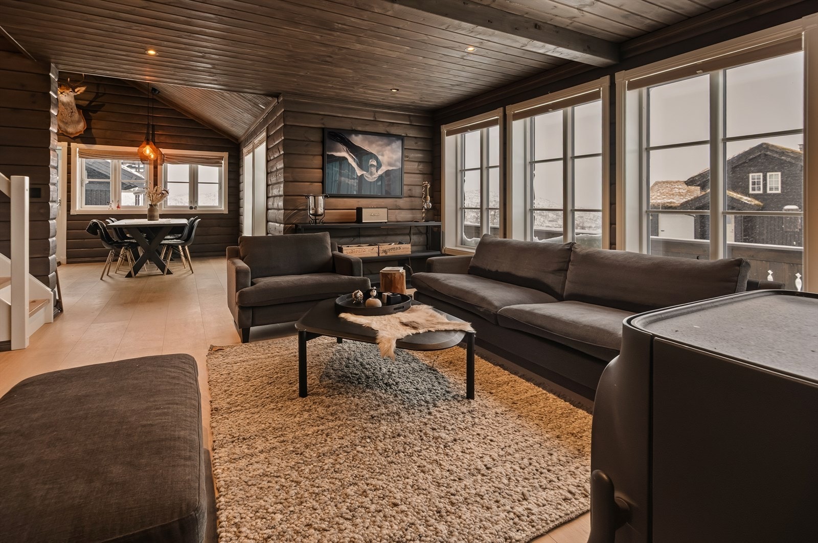 Svært god standard, og gjennomført stil som går igjen i alle rom. Galleribilde