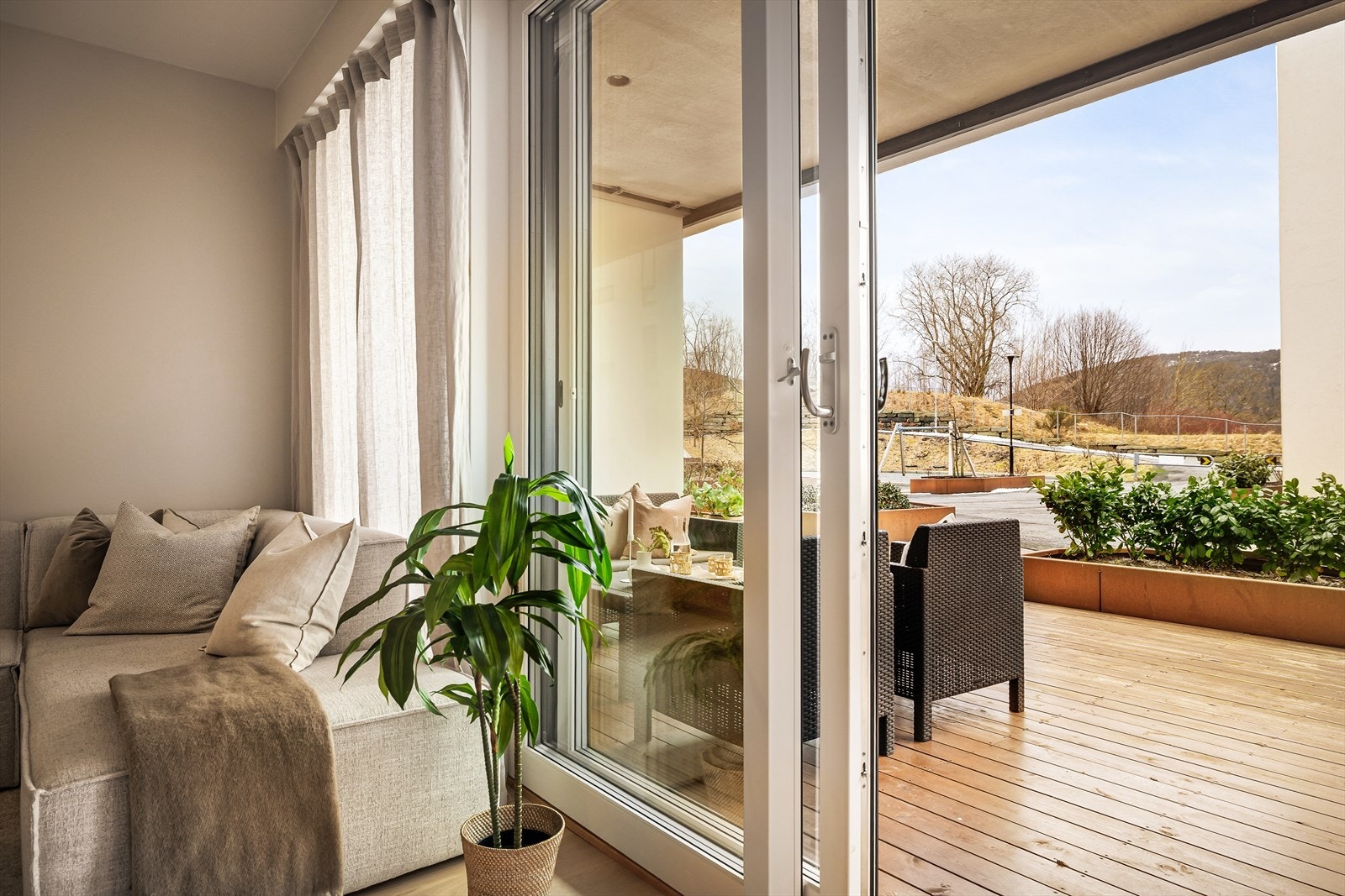 Fra stuen er det direkte utgang en herlig markterrasse. Galleribilde