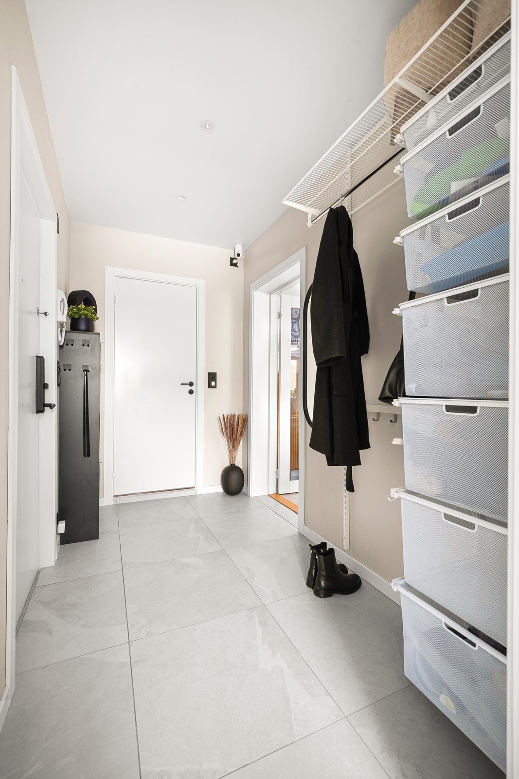 Leiligheten disponerer to boder i kjelleren for ekstra lagringsplass. Galleribilde