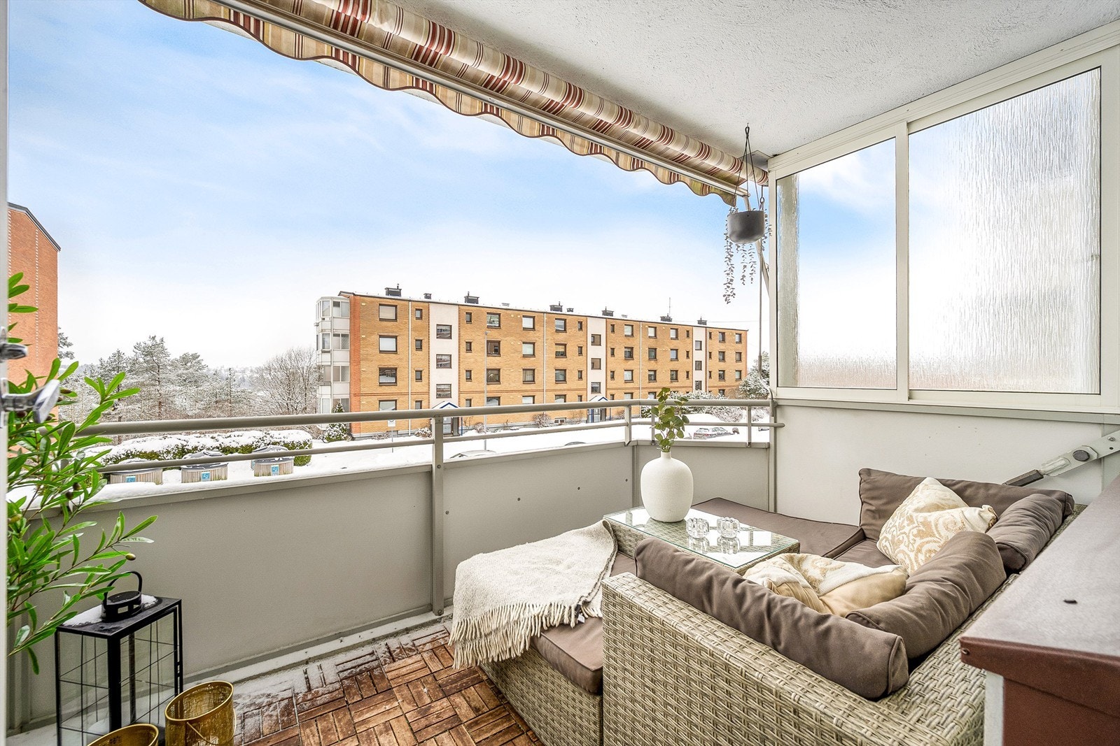 Her er det rikelig med plass for utemøbler og grill. Galleribilde