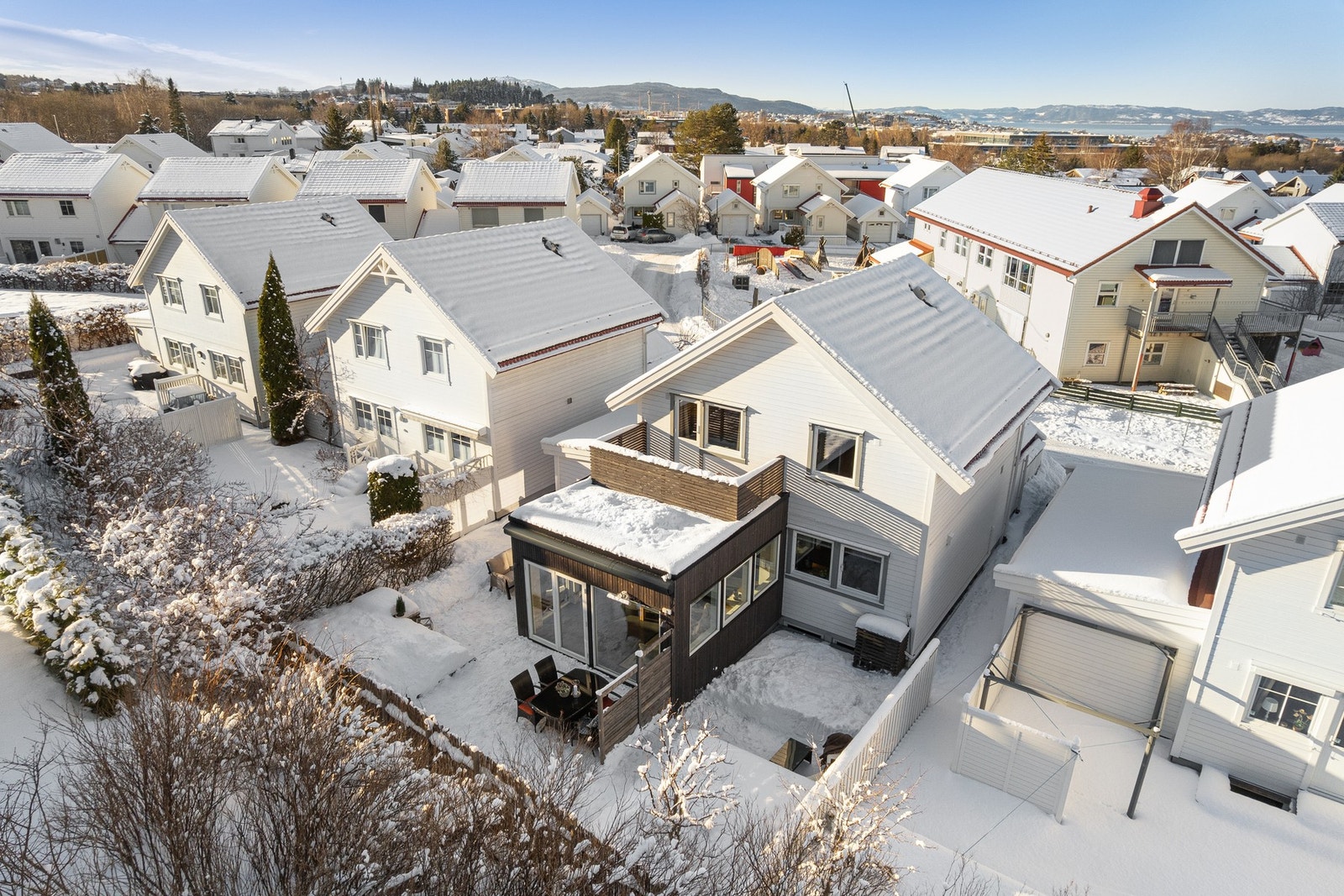 Boligen ble oppført så sent som i 2004, og har blitt utbygd i nyere tid. Galleribilde