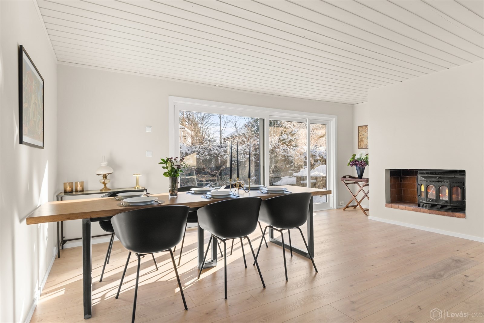 Velkommen til Skausnaret 7 C, en familievennlig enebolig på Toppåsen med solrik hage, terrasser, carport og godt med bodplass. Galleribilde