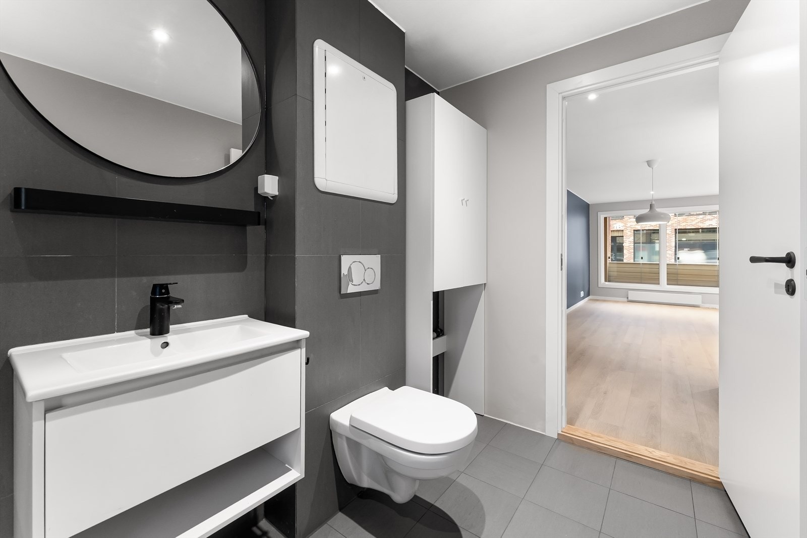 Opplegg for vaskemaskin i nisje. Galleribilde