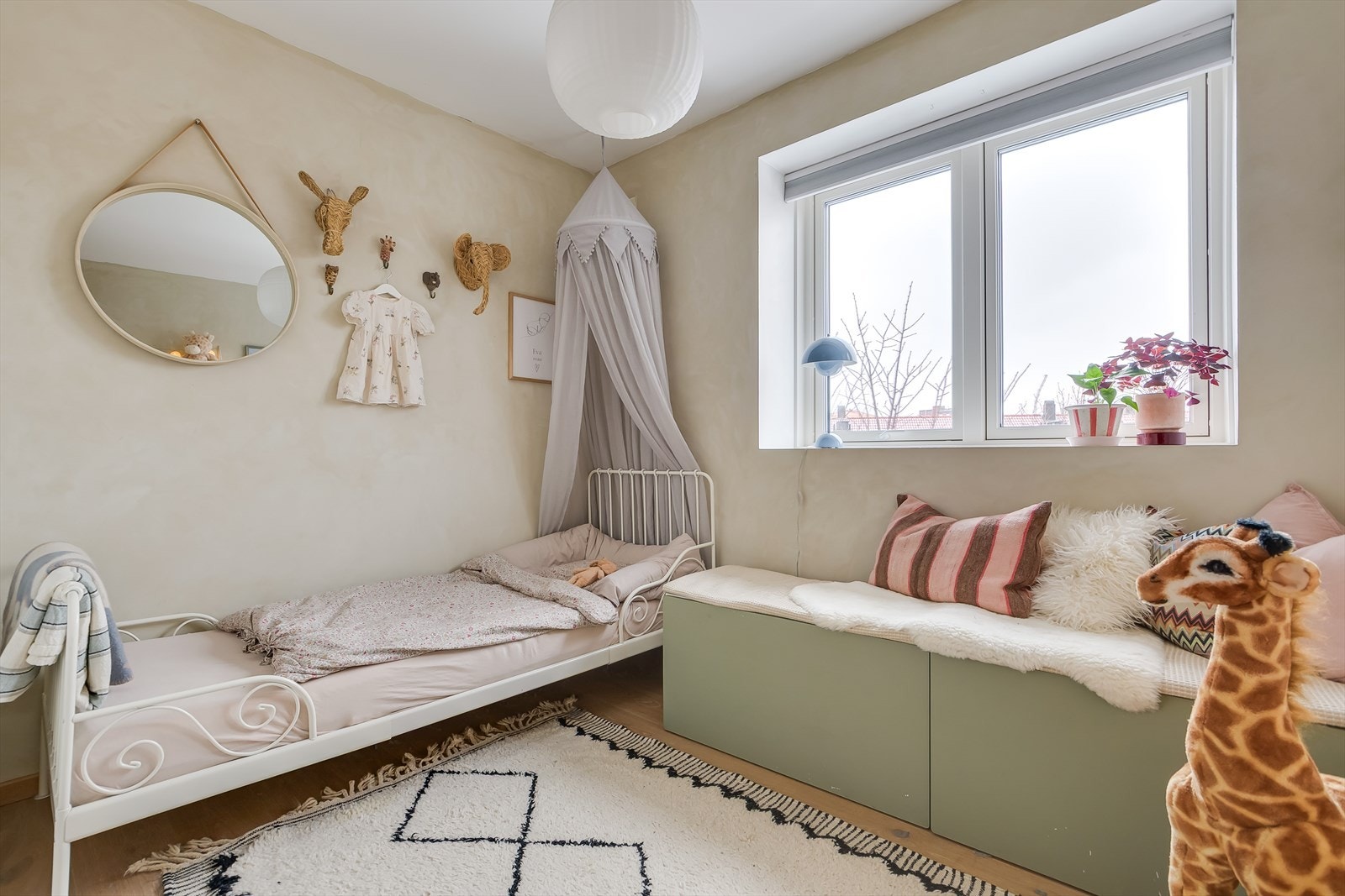 Soverom II i dag innredet som barnerom Galleribilde