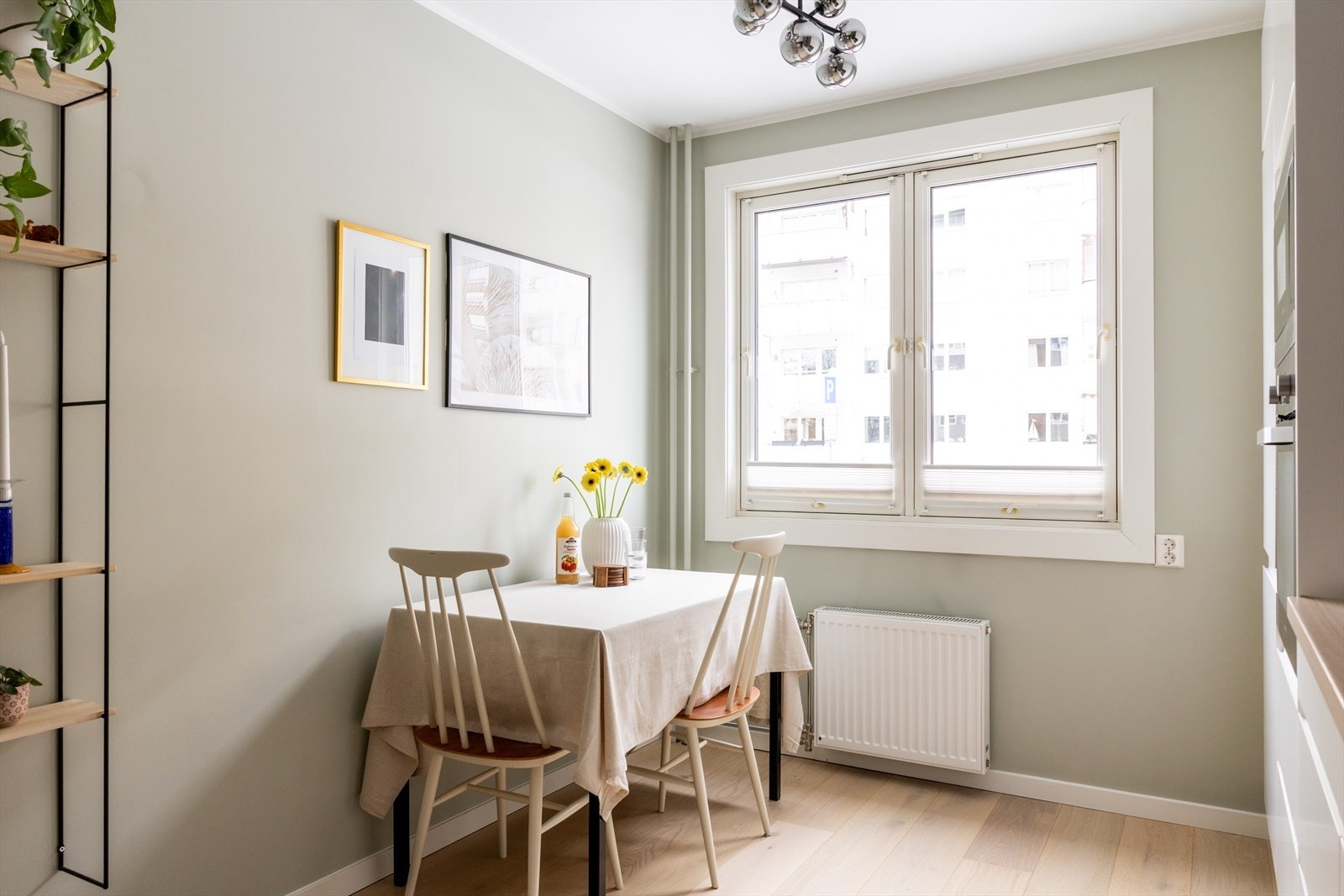 God plass til å ha en hyggelig sittegruppe hvor man kan nyte morgenkaffen. Galleribilde