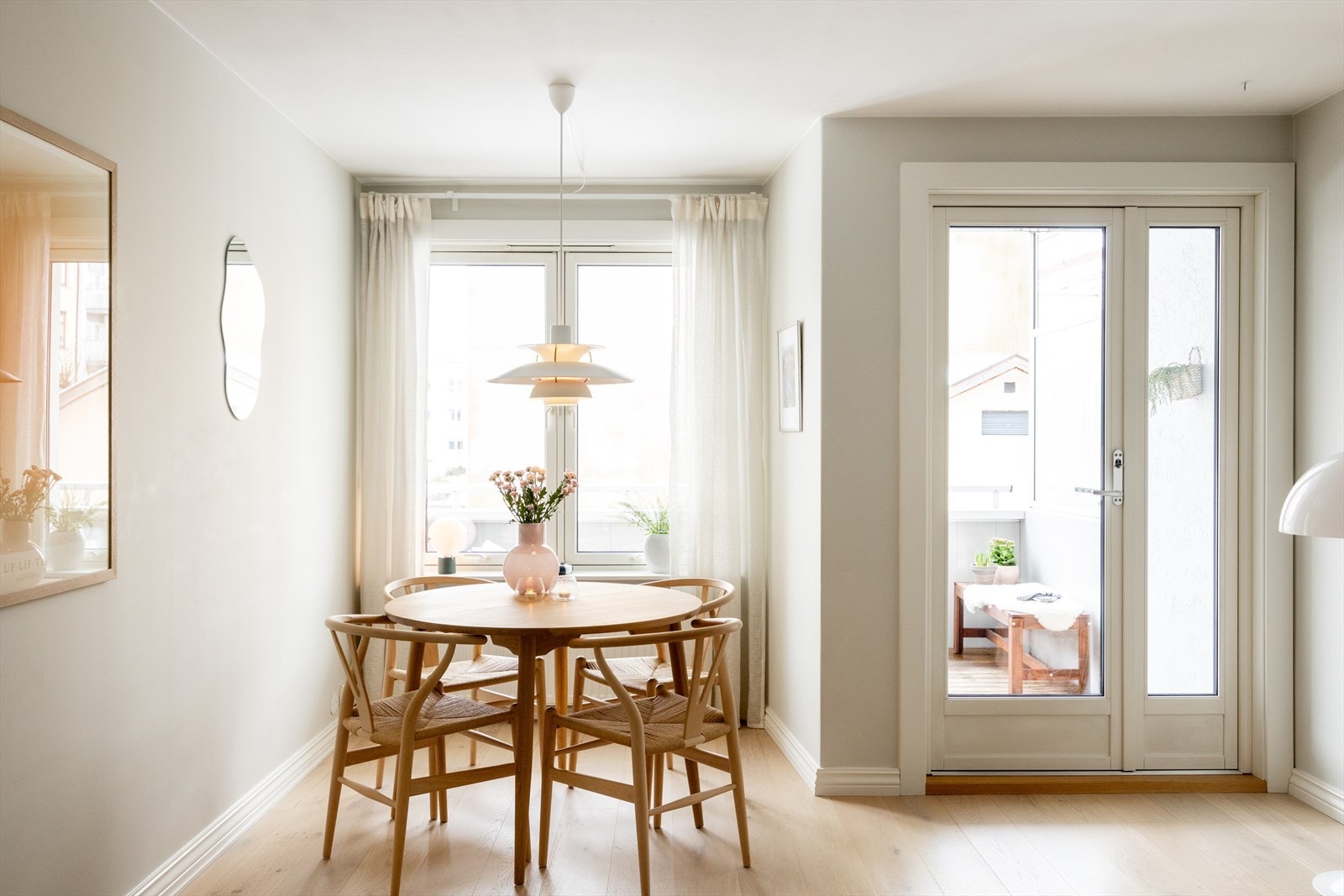 God plass til å invitere gjester på middagsbesøk og ha koselige stunder rundt middagsbordet. Galleribilde