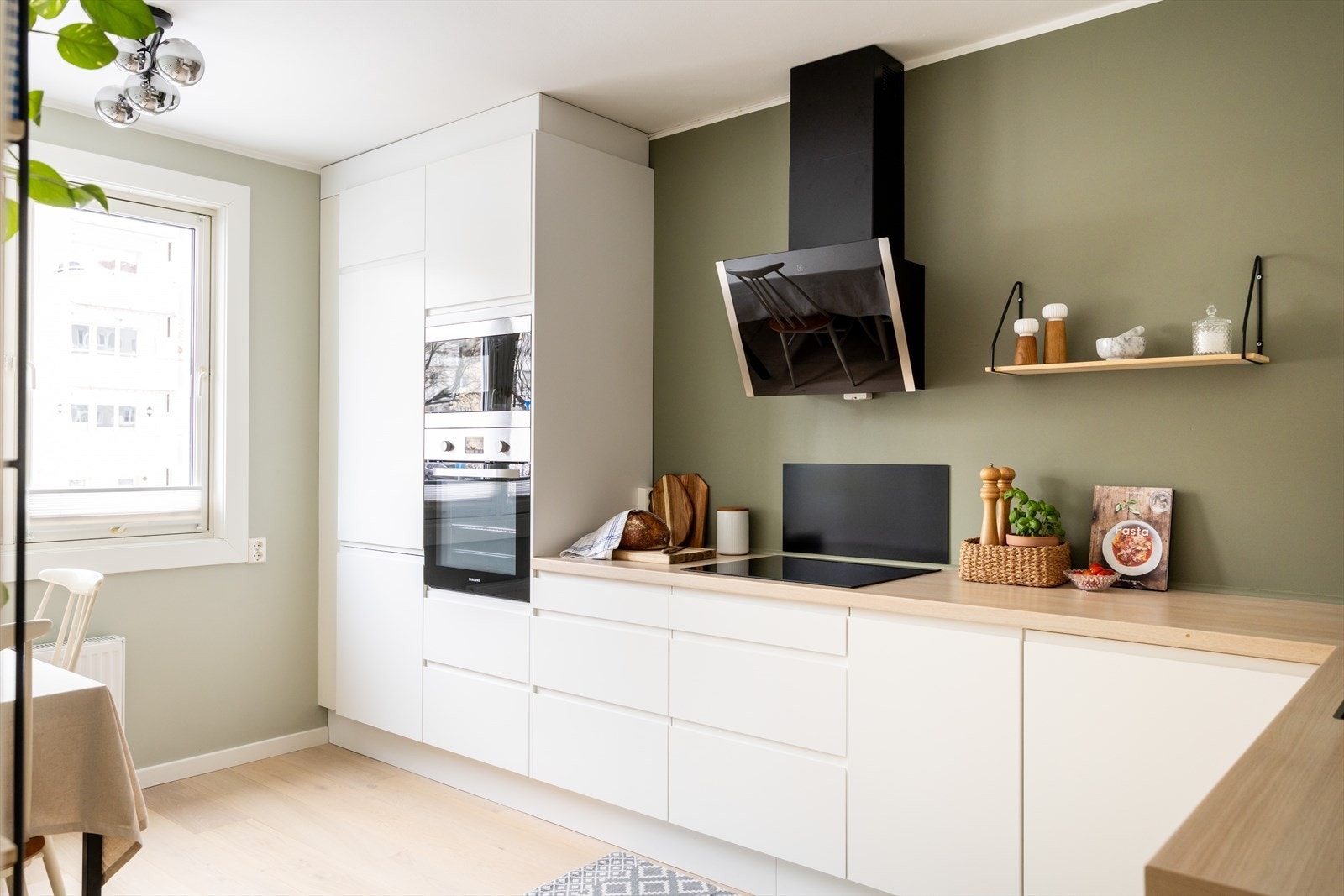 Pent og moderne kjøkken fra Epoq (2019), separat fra stuen - perfekt for den kokkeglade! Galleribilde