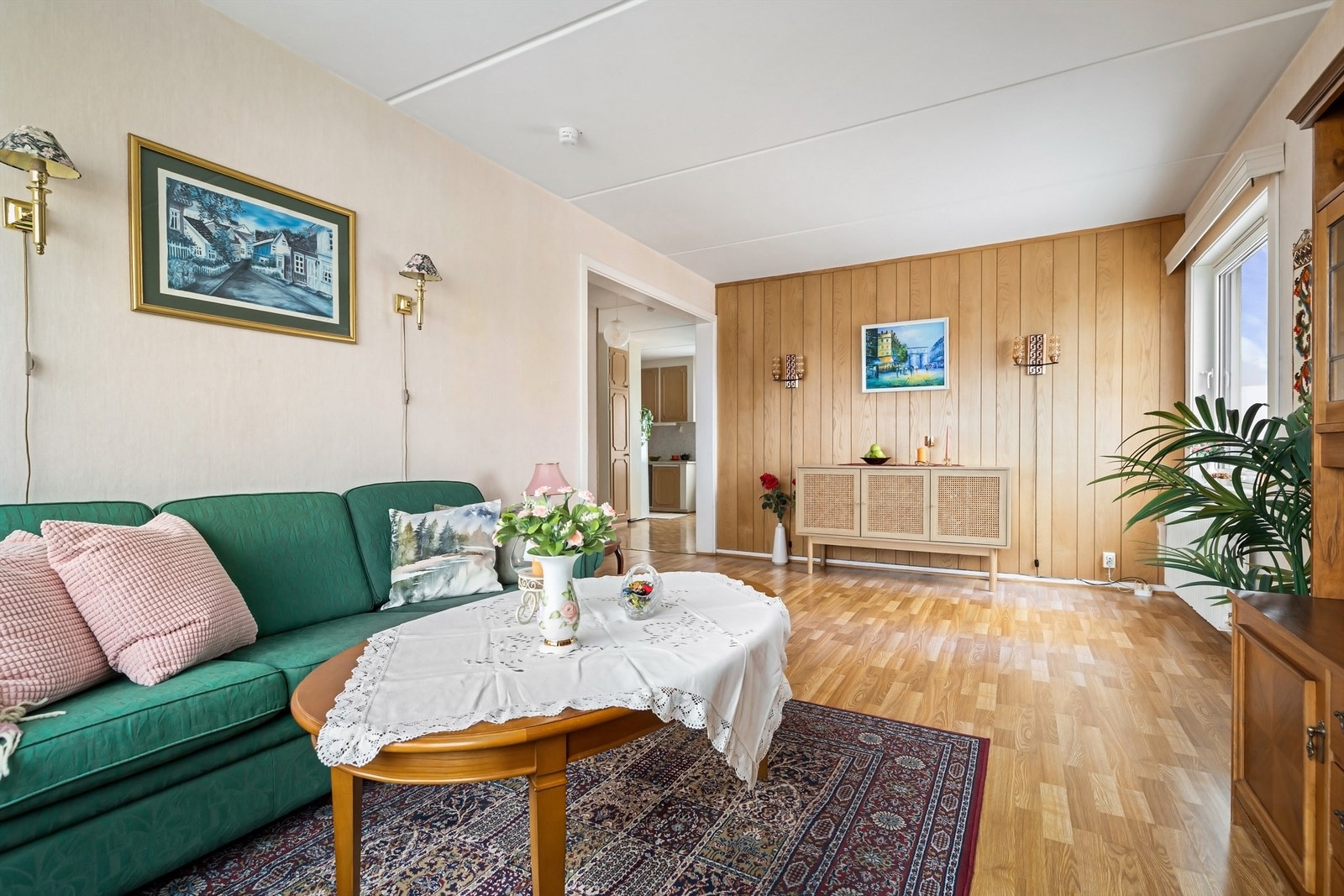 Boligen bærer preg av elde og slitasje, og har behov for modernisering Galleribilde