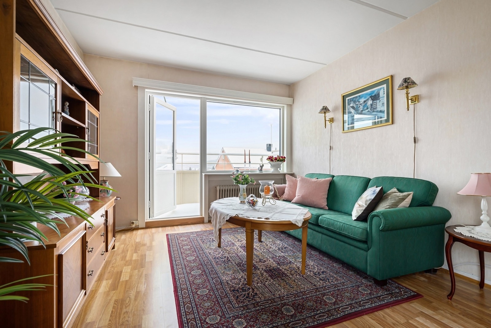 Fra stuen er det direkte utgang til en flott balkong Galleribilde