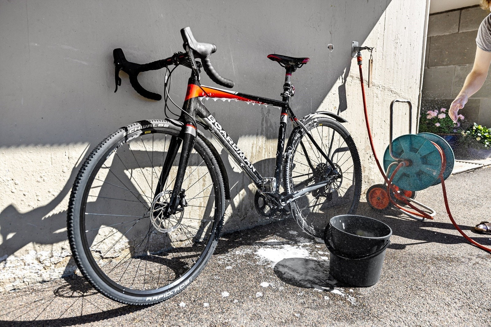 Utvendig vannkran - perfekt for å vaske sykkel eller hund Galleribilde