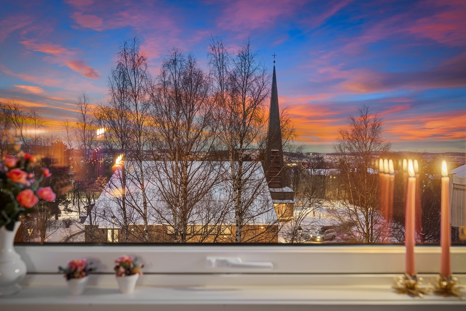 Traverveien 13, og denne leiligheten spesielt har en flott intern beliggenhet med en åpen og frodig utsikt Galleribilde