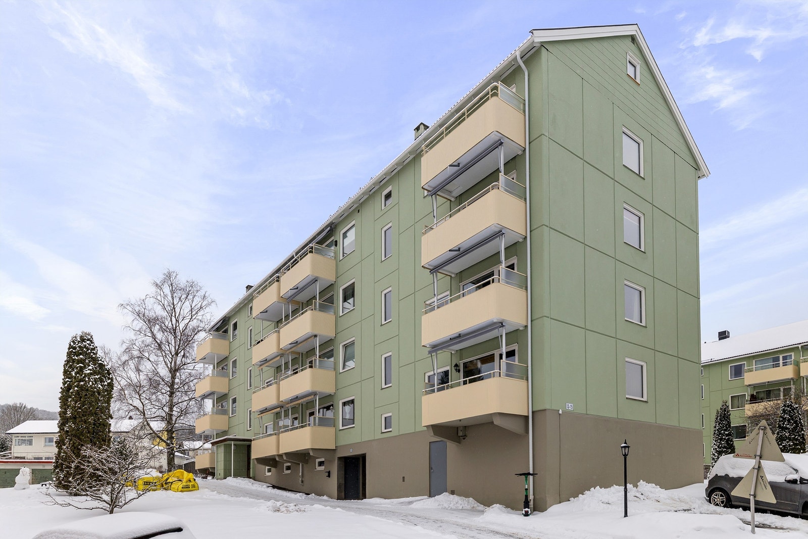 Fasaden - flott beliggenhet i byggets øverste etasje Galleribilde