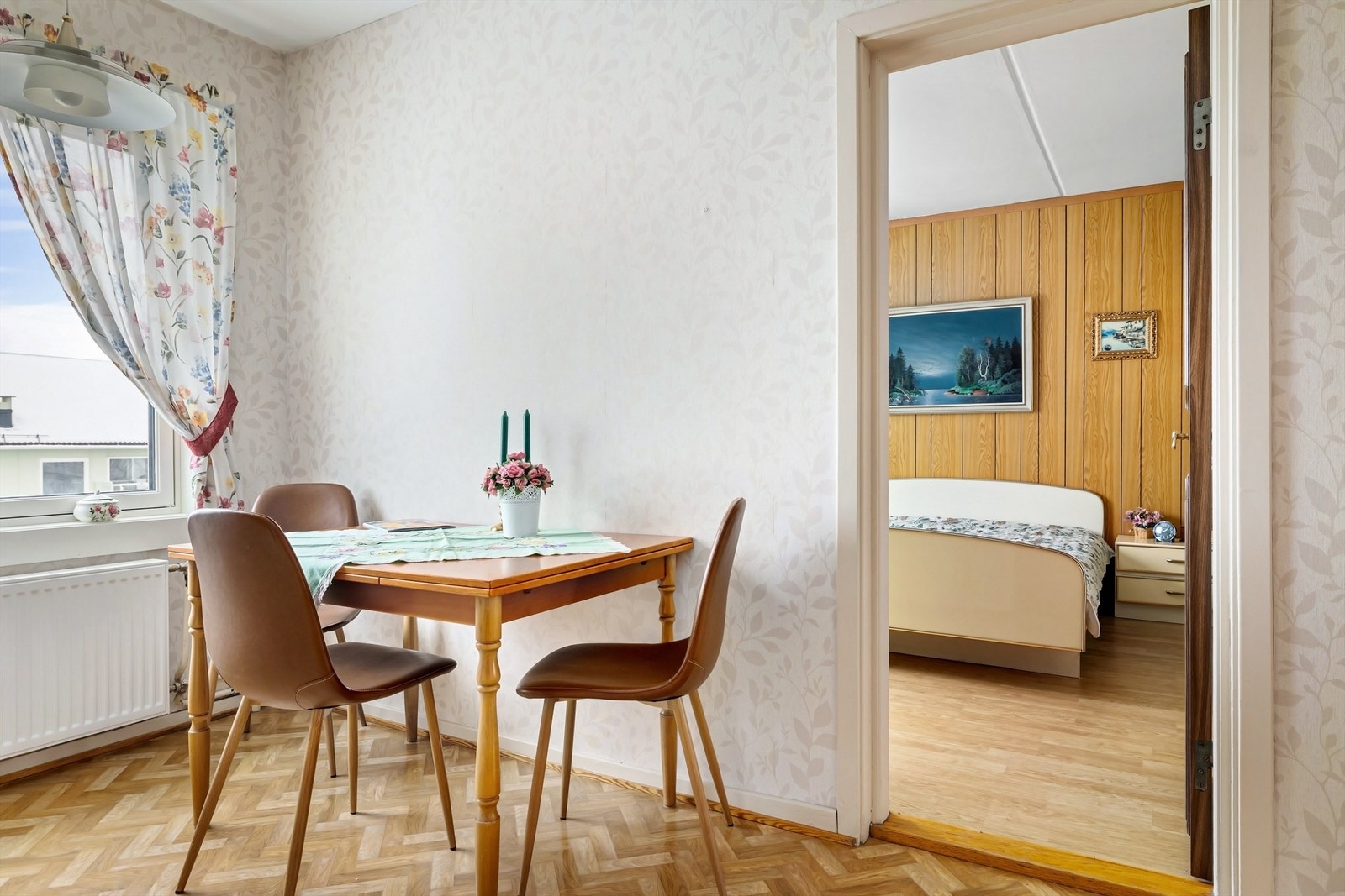 Her er radiator til vannbåren varme byttet i senere tid Galleribilde