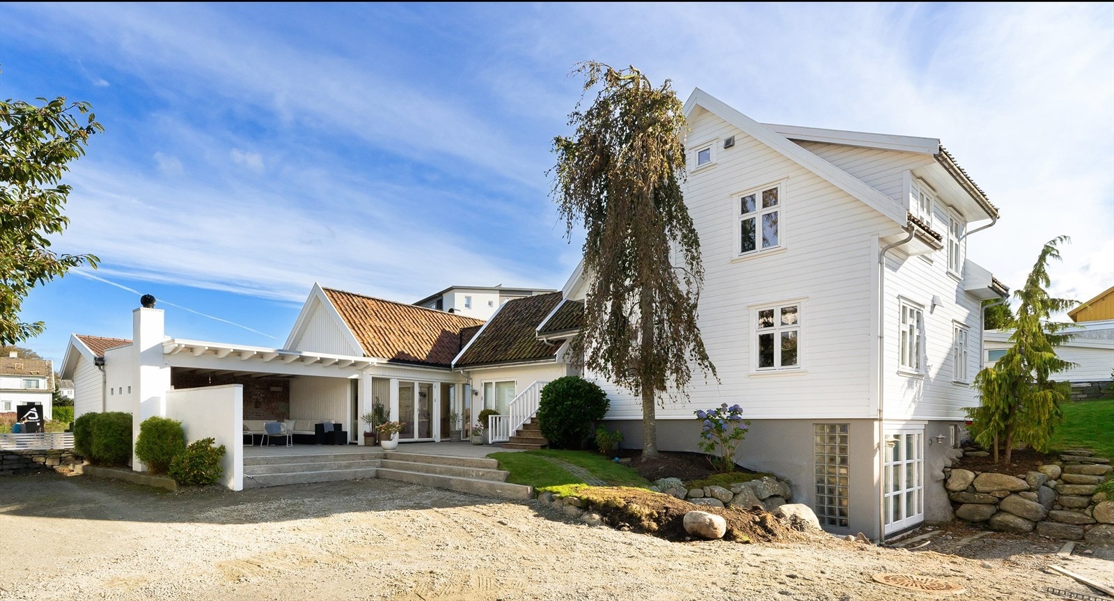 En eiendom du vil få med deg - velkommen til hyggelig visning sammen med megler. Ta gjerne kontakt direkte om du ønsker en privatvisning. Galleribilde