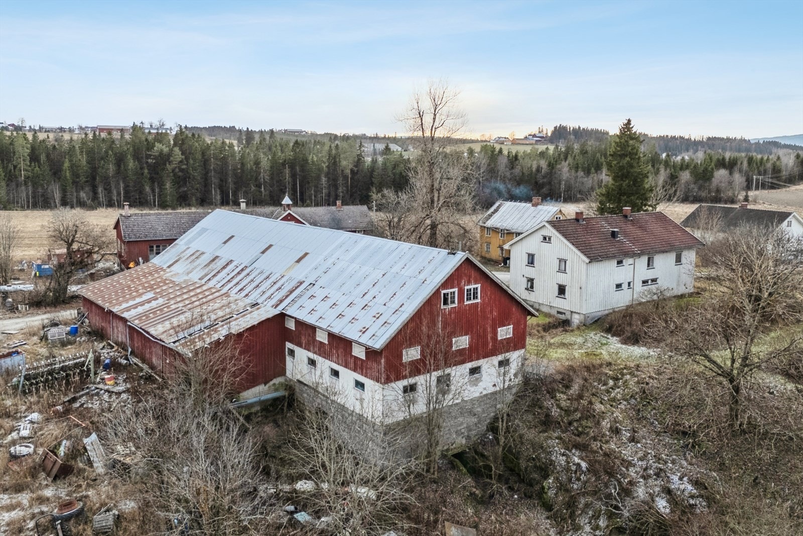 Låve/driftsbygning sett fra øst Galleribilde