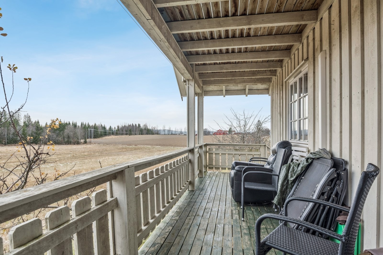 Sørvendt terrasse Kårbolig med utgang fra stue Galleribilde