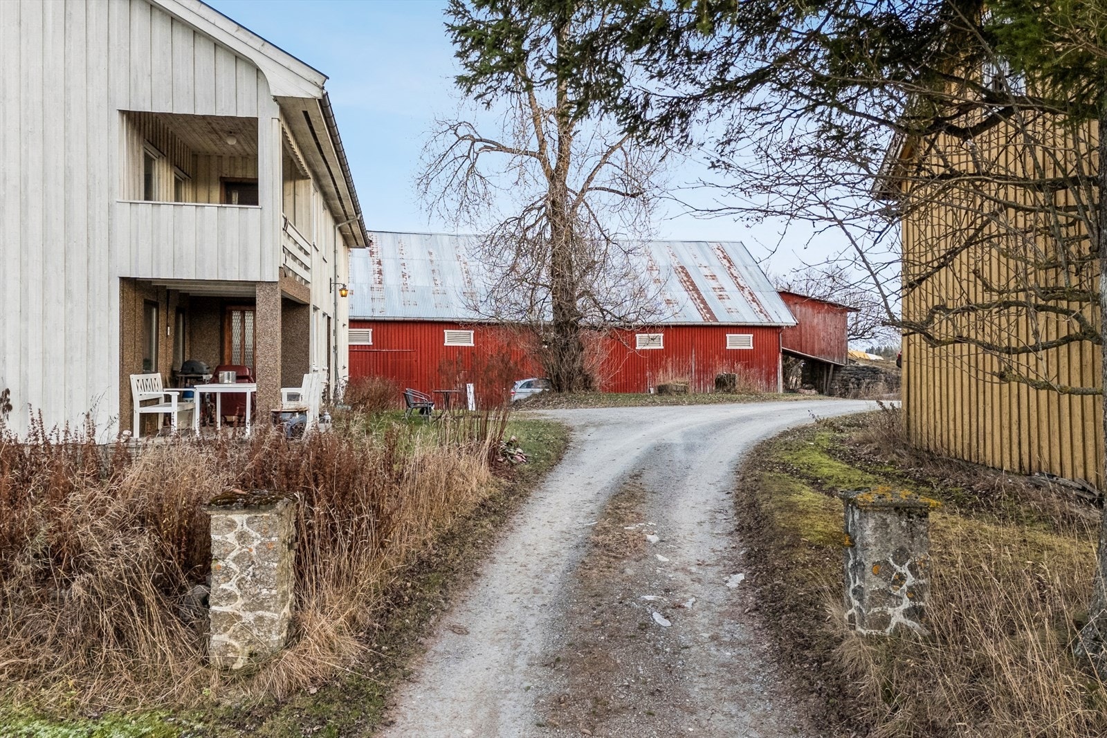 Innkjøringen til tunet Galleribilde