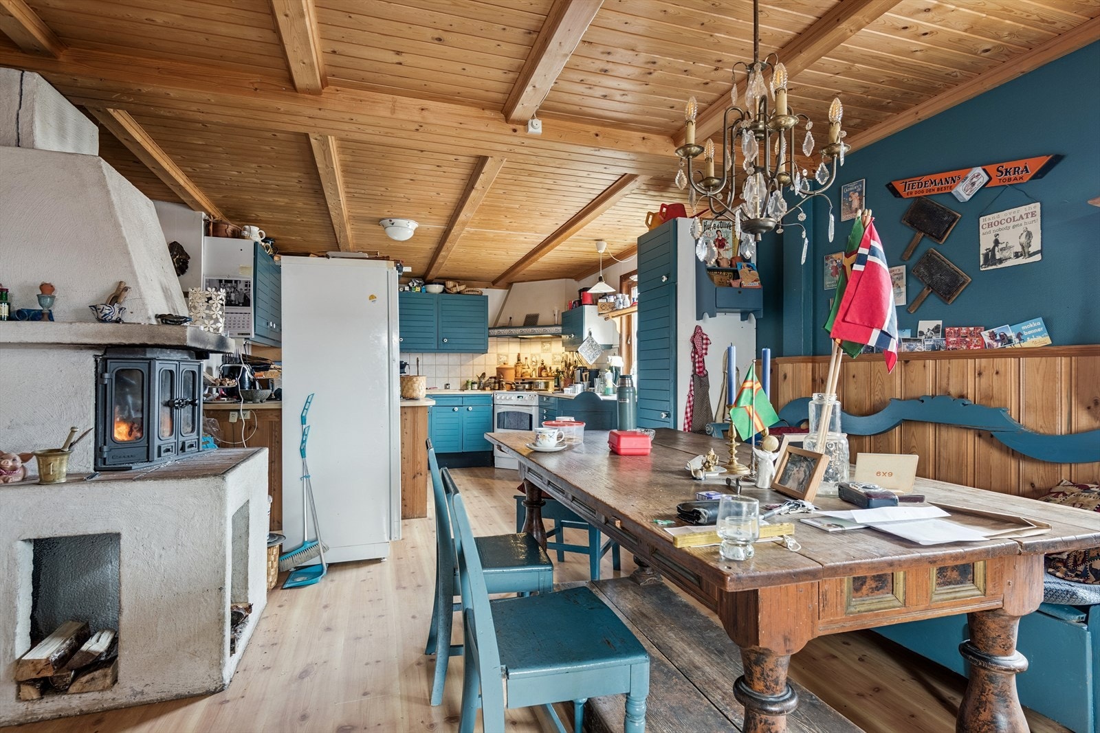 Kjøkken våningshus med ildsted Galleribilde