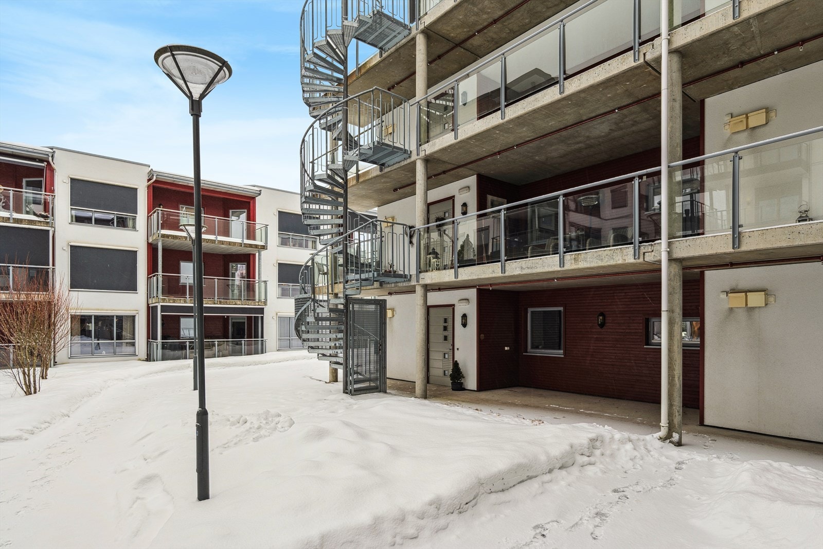 Inngangsparti til deg som kan bli ditt nye hjem! Galleribilde