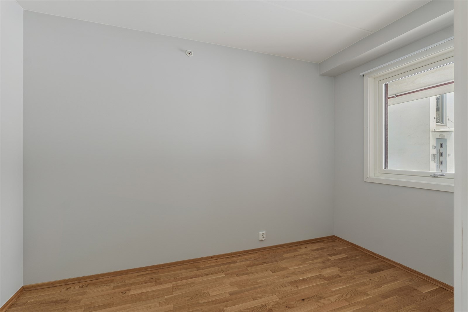 Leiligheten byr på to soverom - begge klare for innredning etter eget ønske og behov. Galleribilde