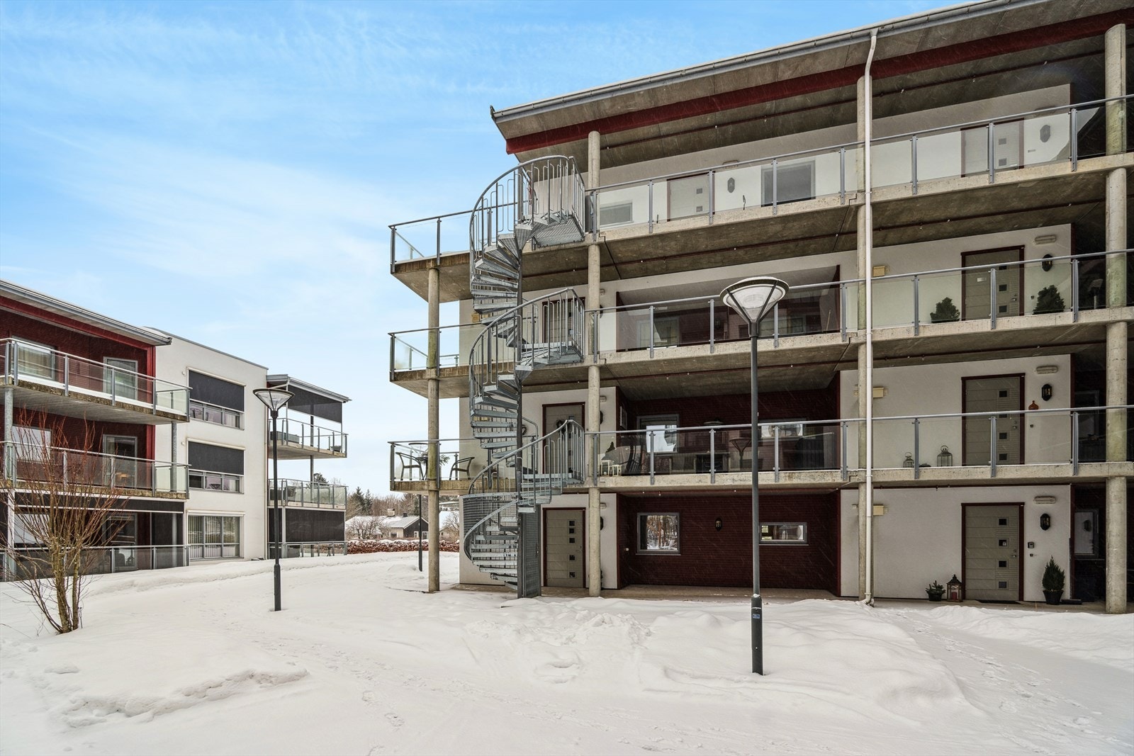 Sameiet er godt sikret med en solid og lett tilgjengelig utendørs branntrapp for trygg evakuering. Galleribilde