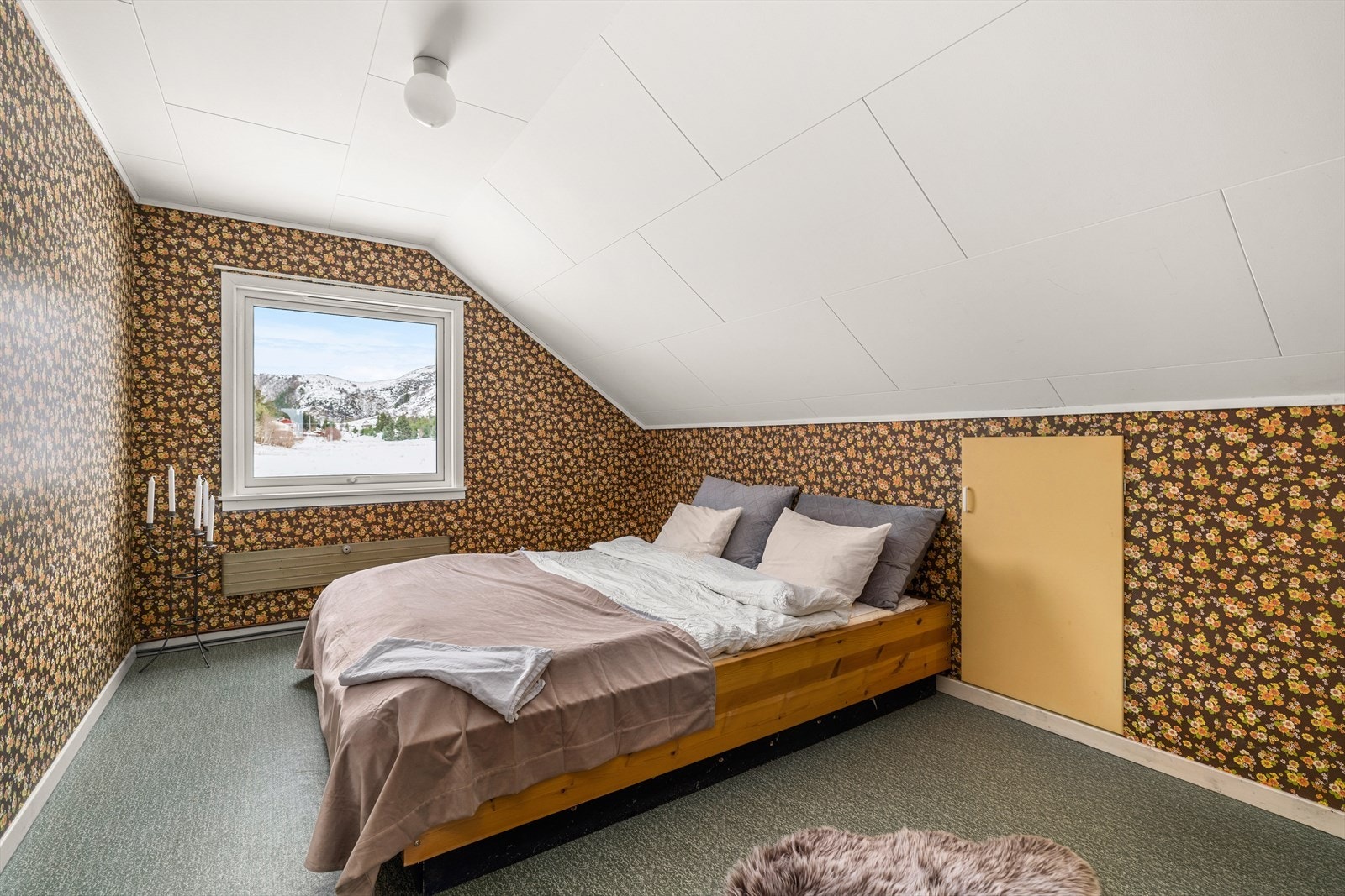 Soverom 3 loft, mot øst Galleribilde