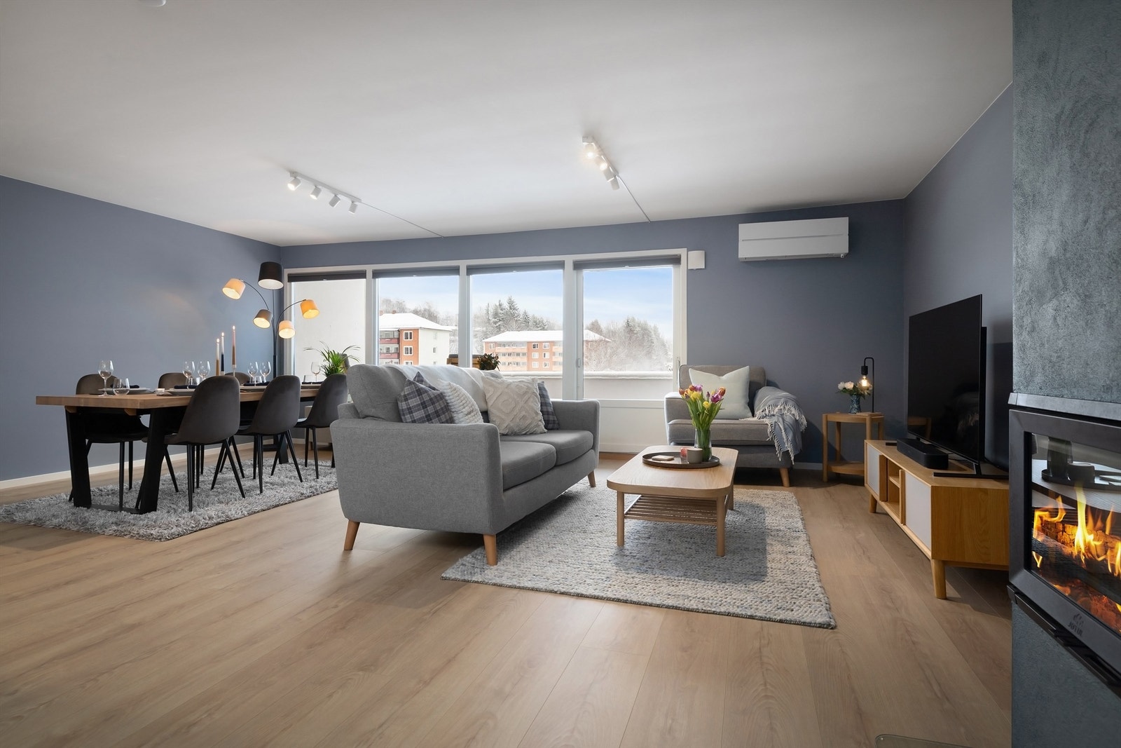 Boligen har to balkonger, som begge er på 10 kvm. En med adkomst fra stuen, og en fra hovedsoverommet. Galleribilde