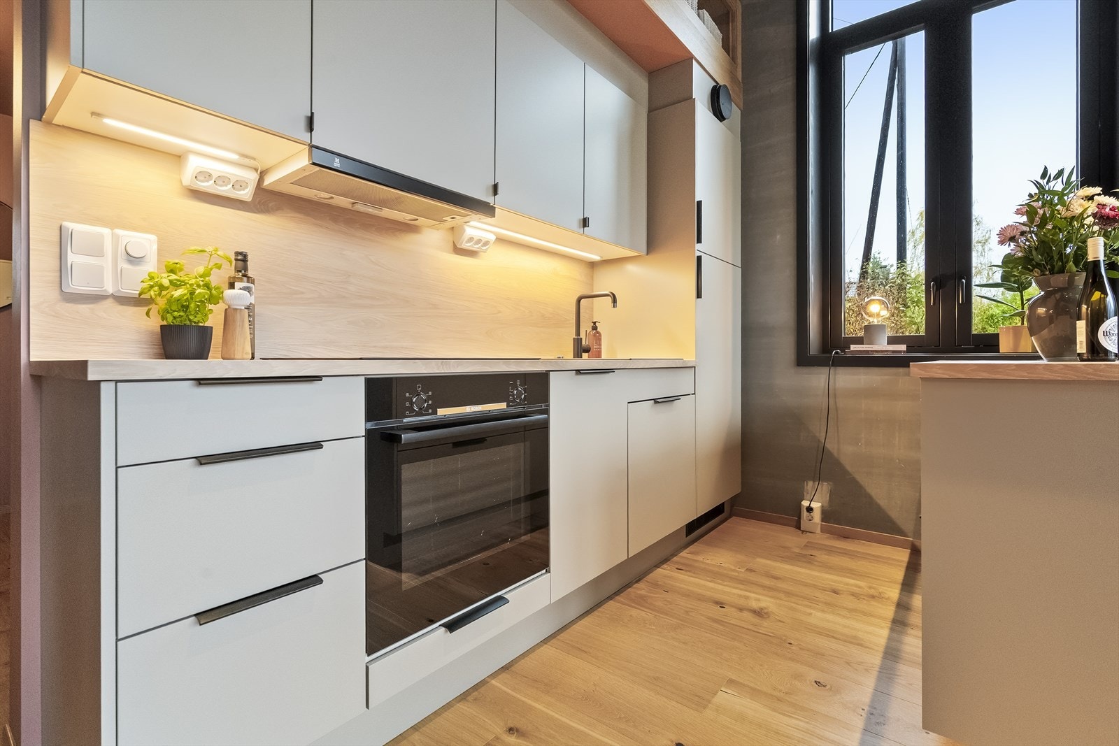 - Kjøkkenet er fra Sigdal og har integrerte hvitevarer - Galleribilde