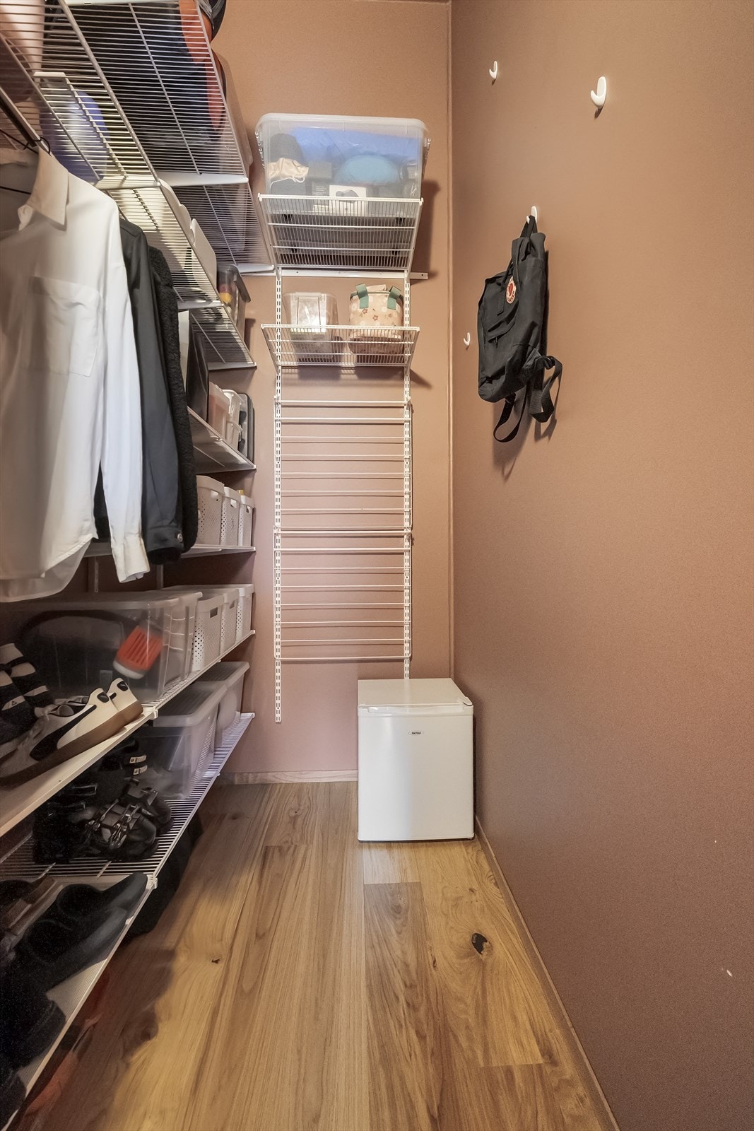 - Innredning i bod medfølger handelen - Galleribilde