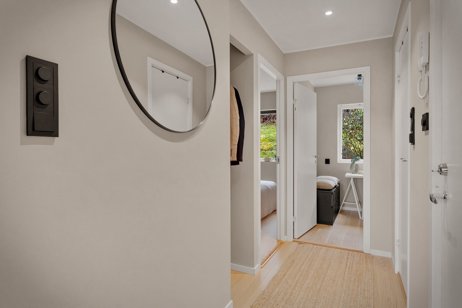 - Entréen/gangen måler 3,9 m² - Galleribilde