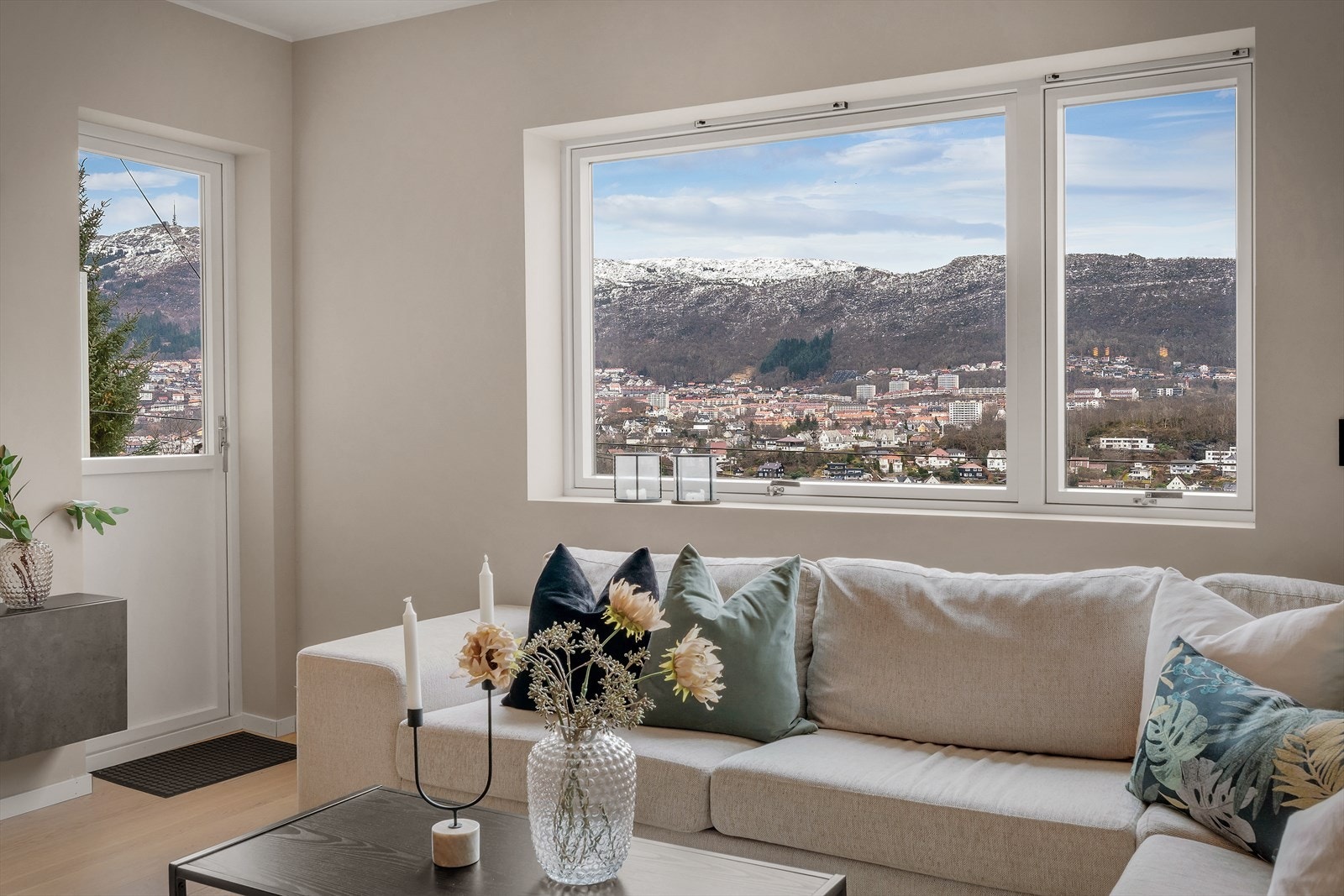 - Velkommen til denne lekre leiligheten med fantastisk utsikt mot Ulriken og Bergensdalen - Galleribilde