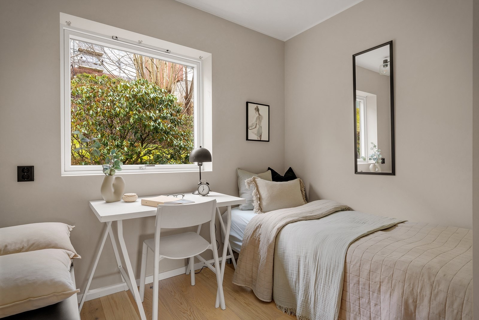 - Soverom 2 måler 5,6 m² - Galleribilde