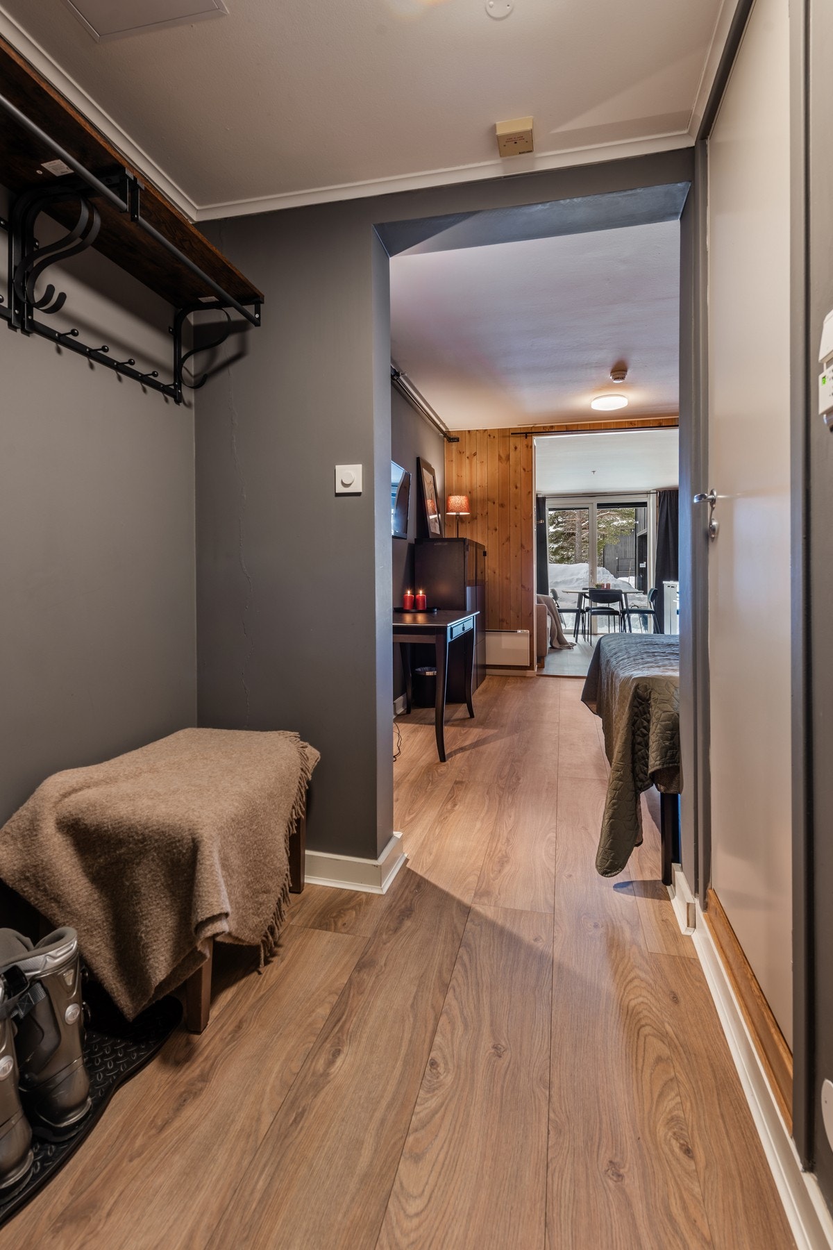 Entré med plass til både sko og yttertøy Galleribilde