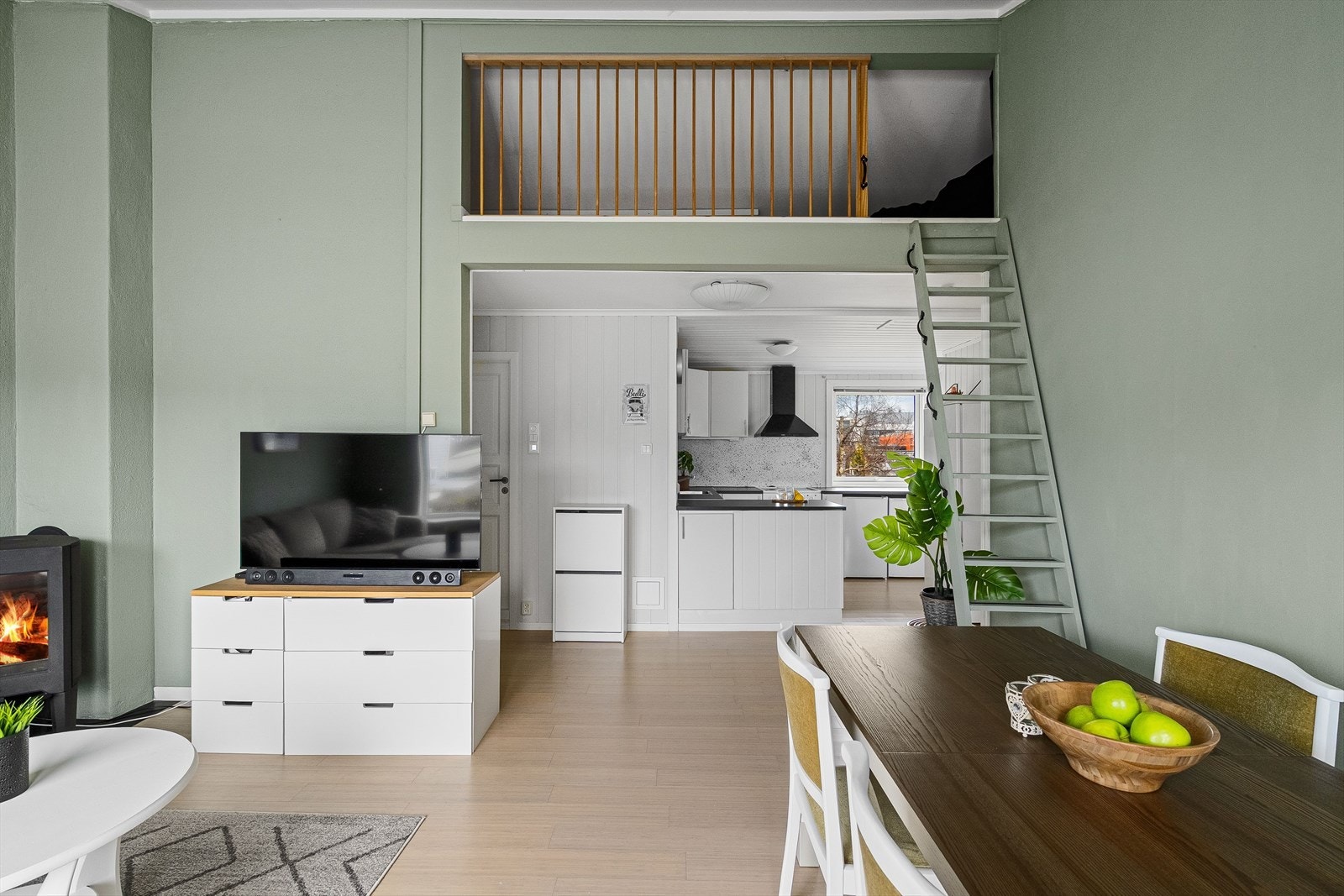 Velkommen til visning av Stemveien 6! Presentert av Eiendomsmegler MNEF, Daniel Løken. Galleribilde