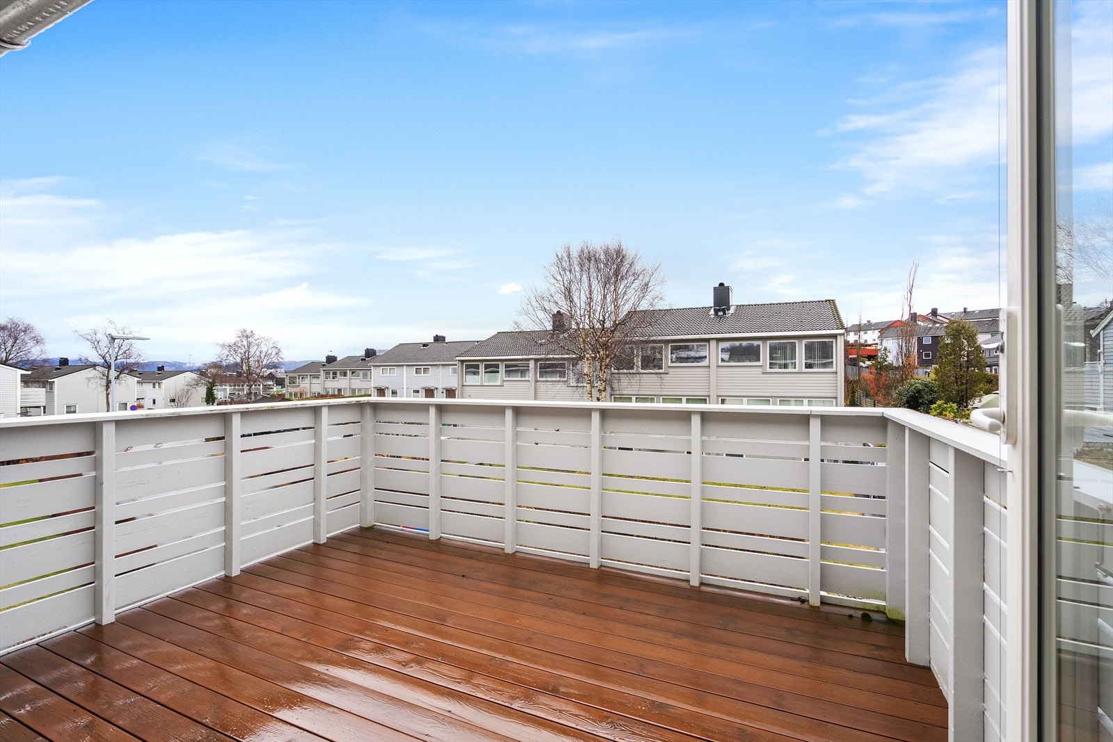 Et herlig sted å tilbringe tid i det varme sommerhalvåret, med gode solforhold og luftig atmosfære. Galleribilde