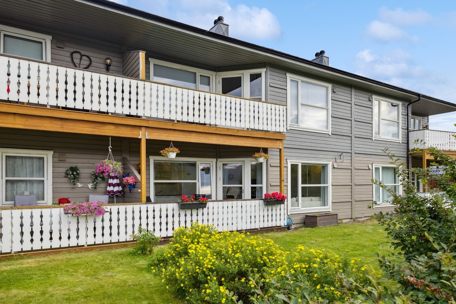 Leiligheten ble oppført i 2005 og holder gjennomgående god standard Galleribilde