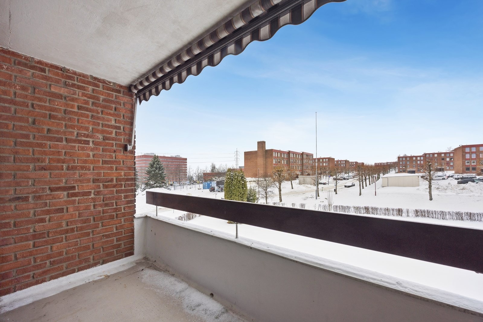 Her bor du i et etablert og rolig boligområde med blokkbebyggelse. Galleribilde