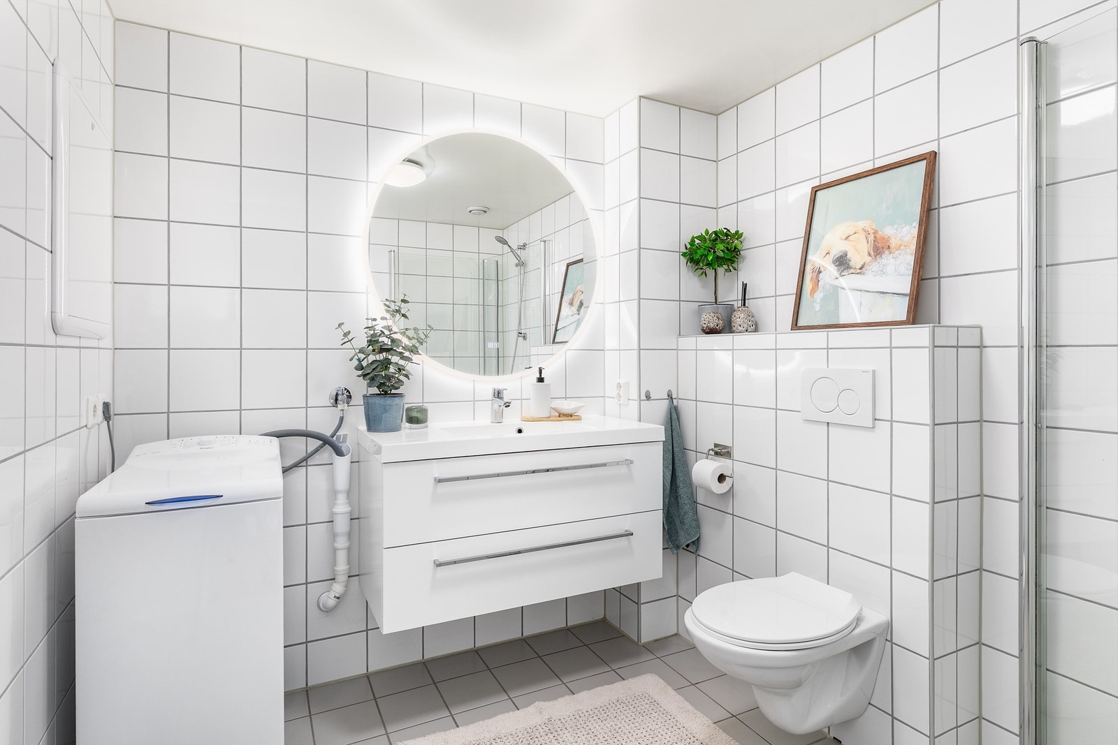 Badet er velholdt og i løpet av de seneste årene oppgradert med moderne møbler. Galleribilde