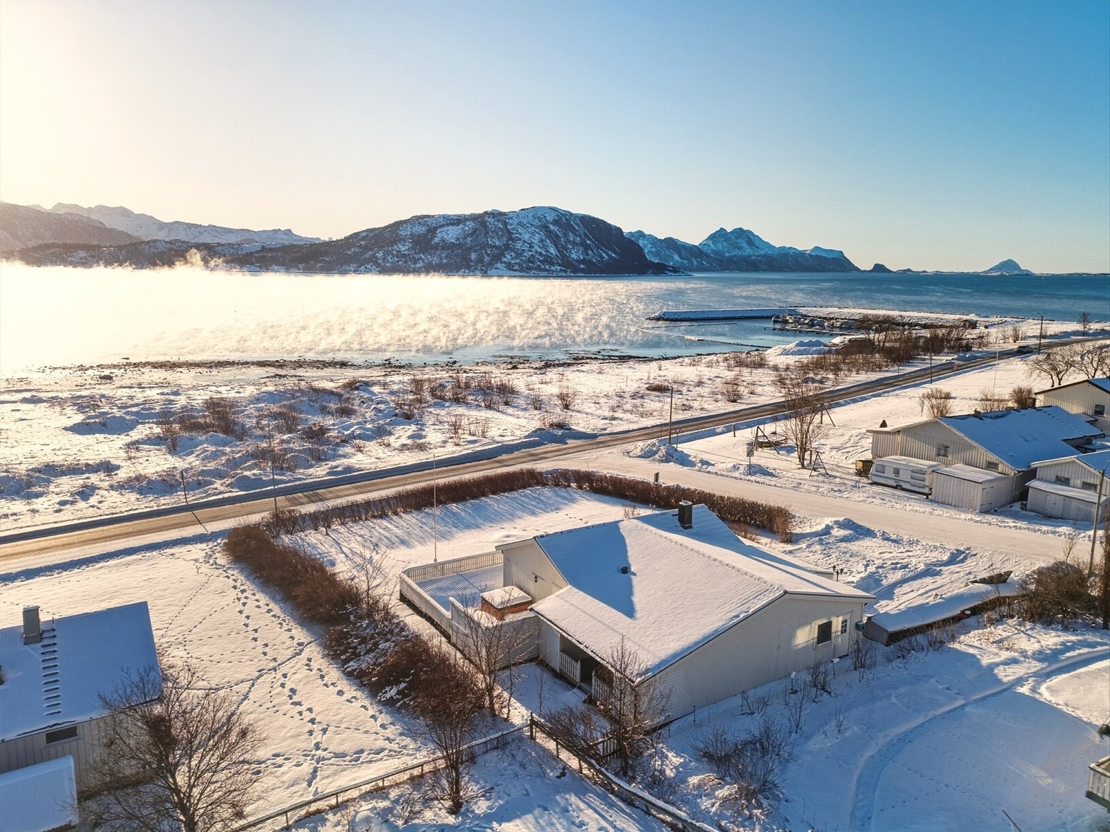 Boligen er oppført i 1978 og tilbygget i 2002 Galleribilde