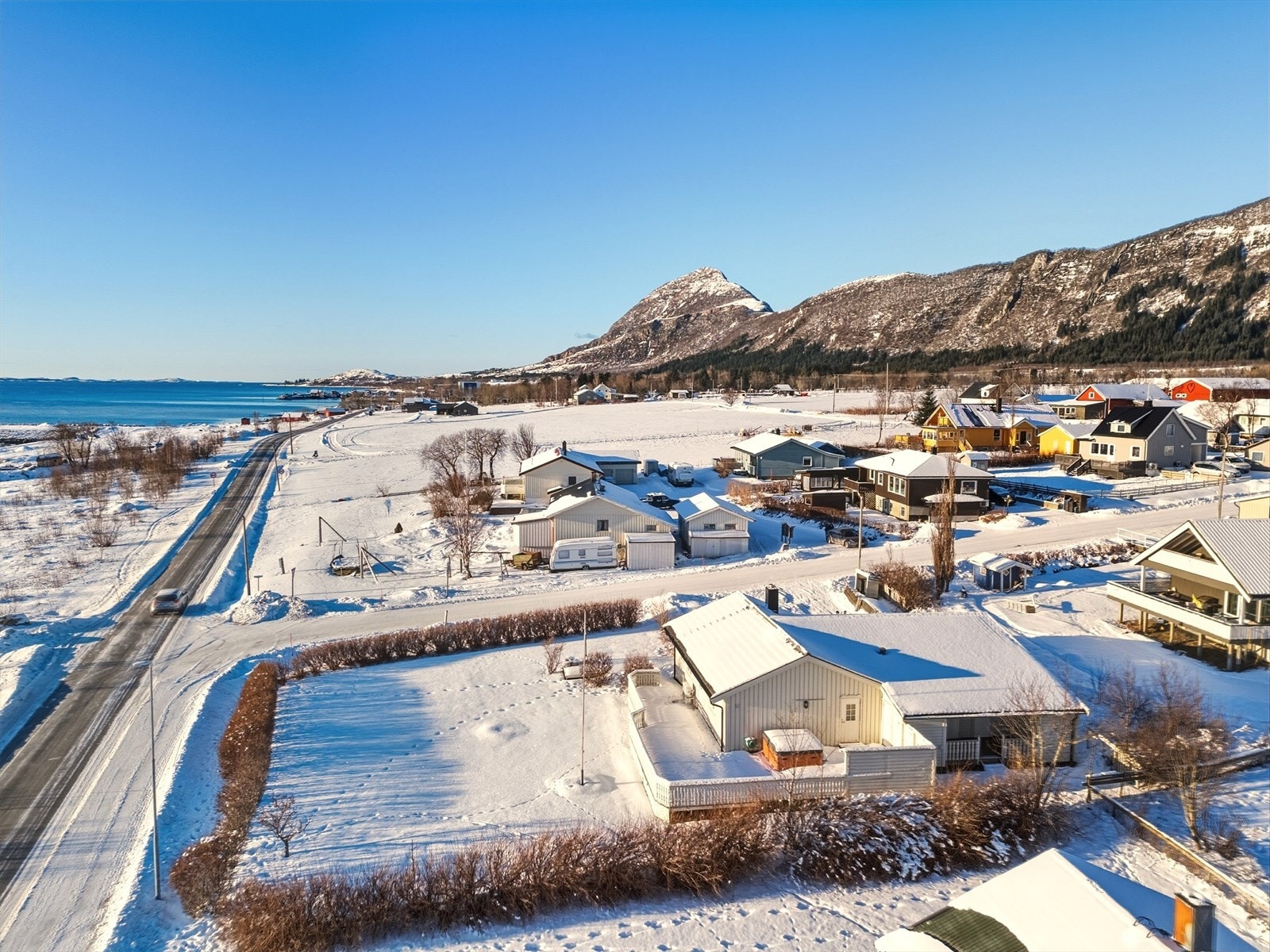 Planløsningen er funksjonell og tilpasset familieliv på ett plan Galleribilde