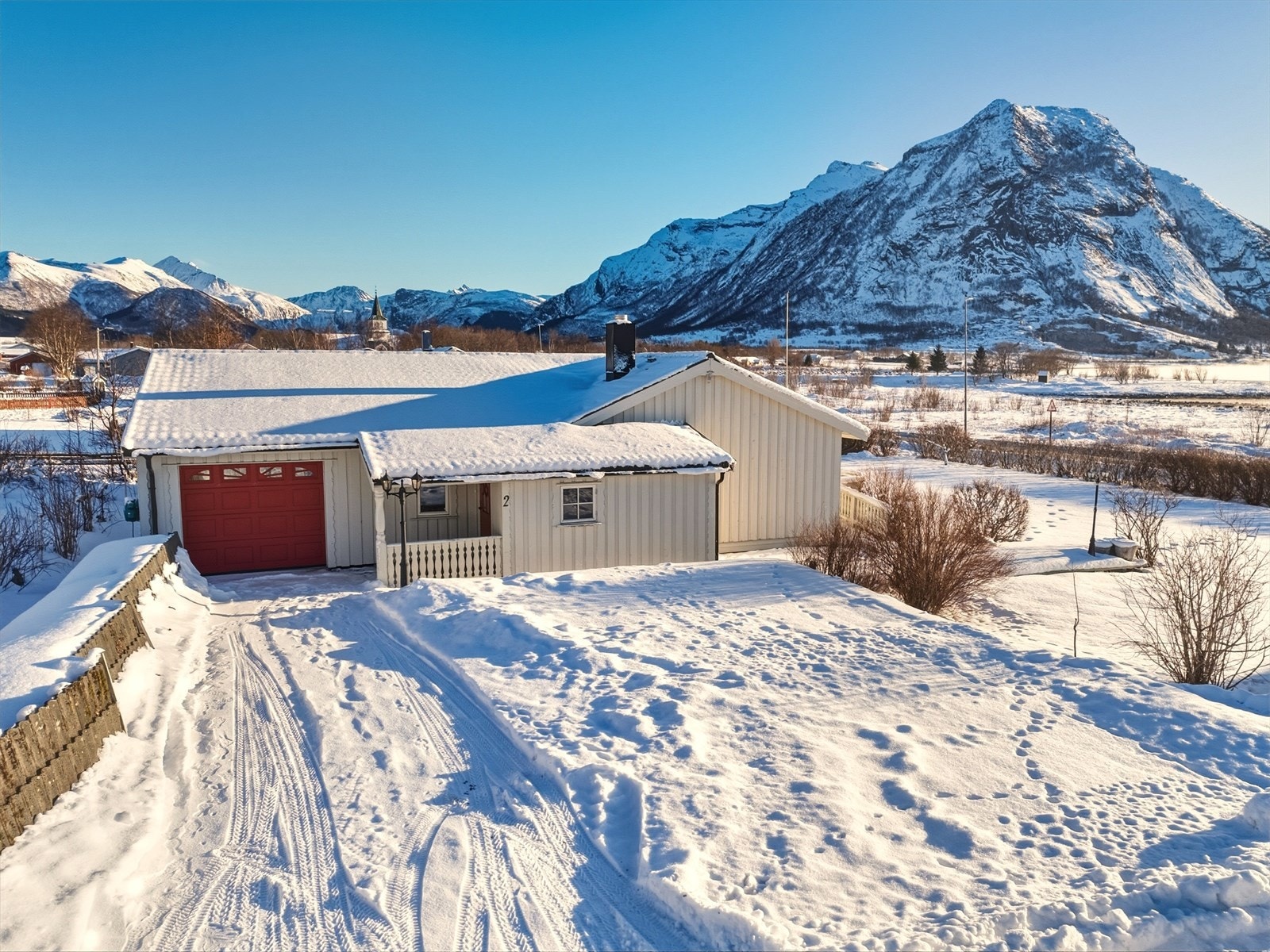 Flott tomt på rundt 1 mål med et nydelig uteområde Galleribilde