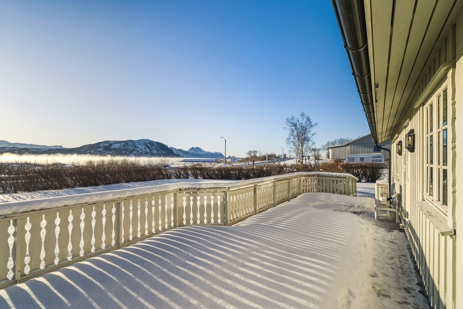 Lyngveien 2 har en attraktiv og rolig beliggenhet på Reipå i Meløy kommune Galleribilde