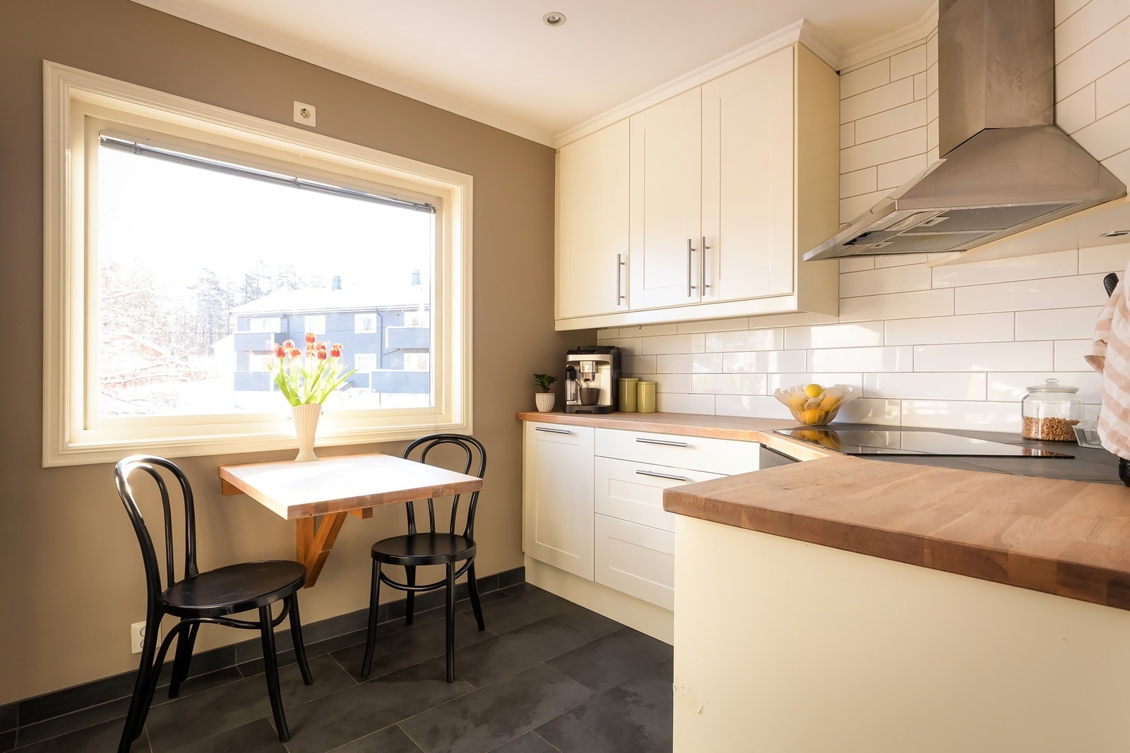 Pen og tidløs kjøkkeninnredning fra IKEA Galleribilde